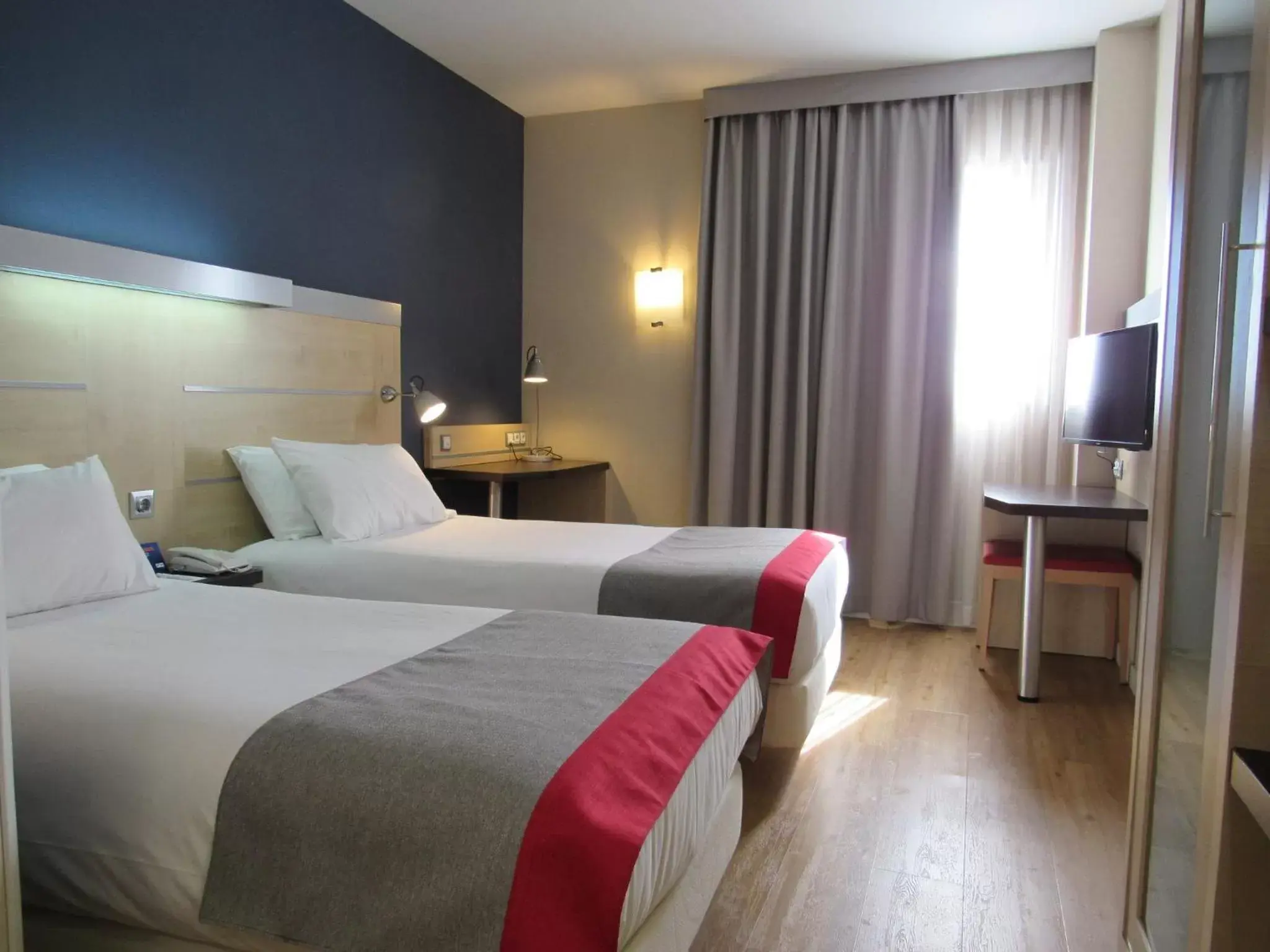 Photo of the whole room, Bed in Holiday Inn Express Málaga Airport, an IHG Hotel
