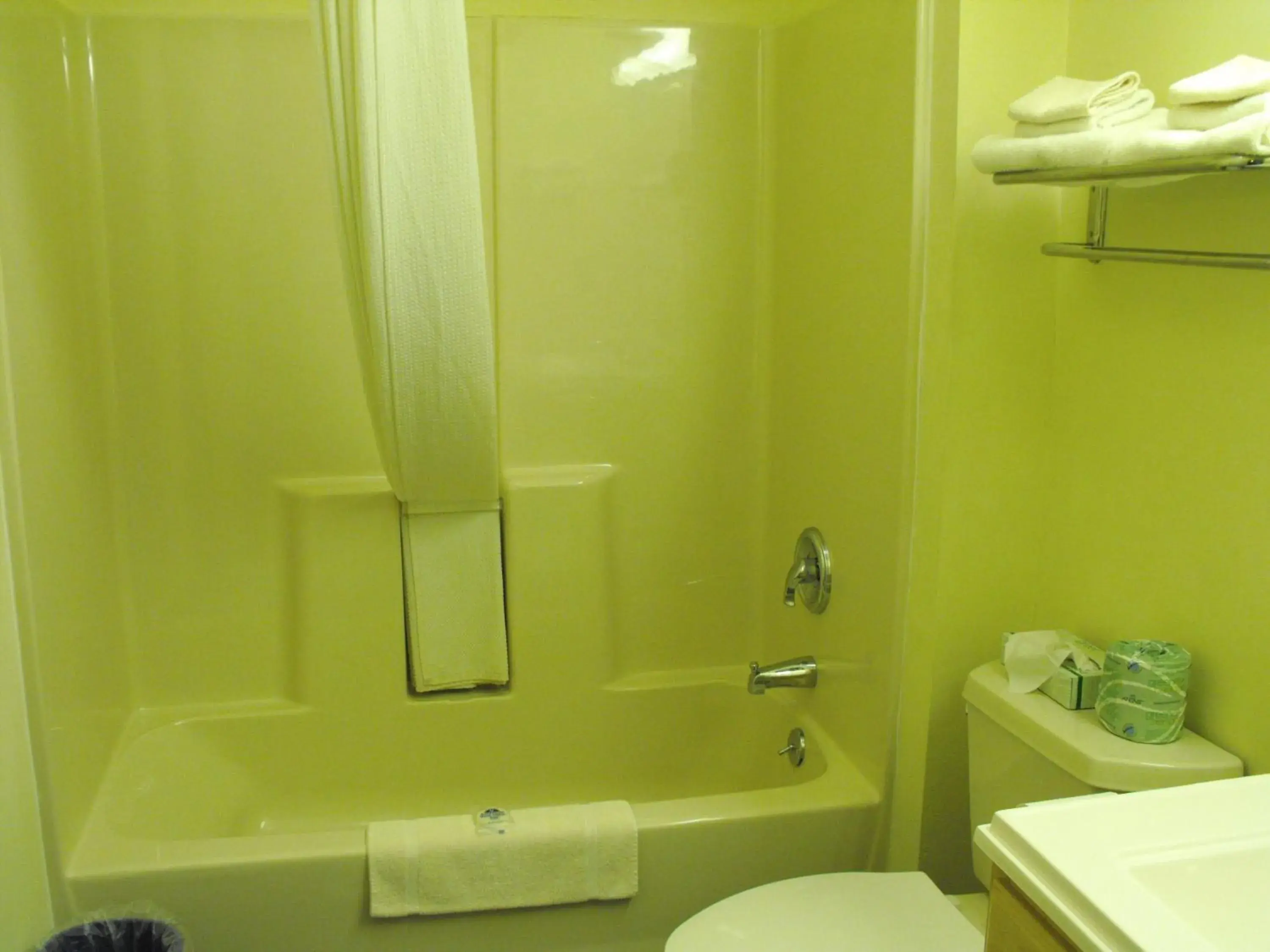 Bathroom in Americas Best Value Inn Three Rivers