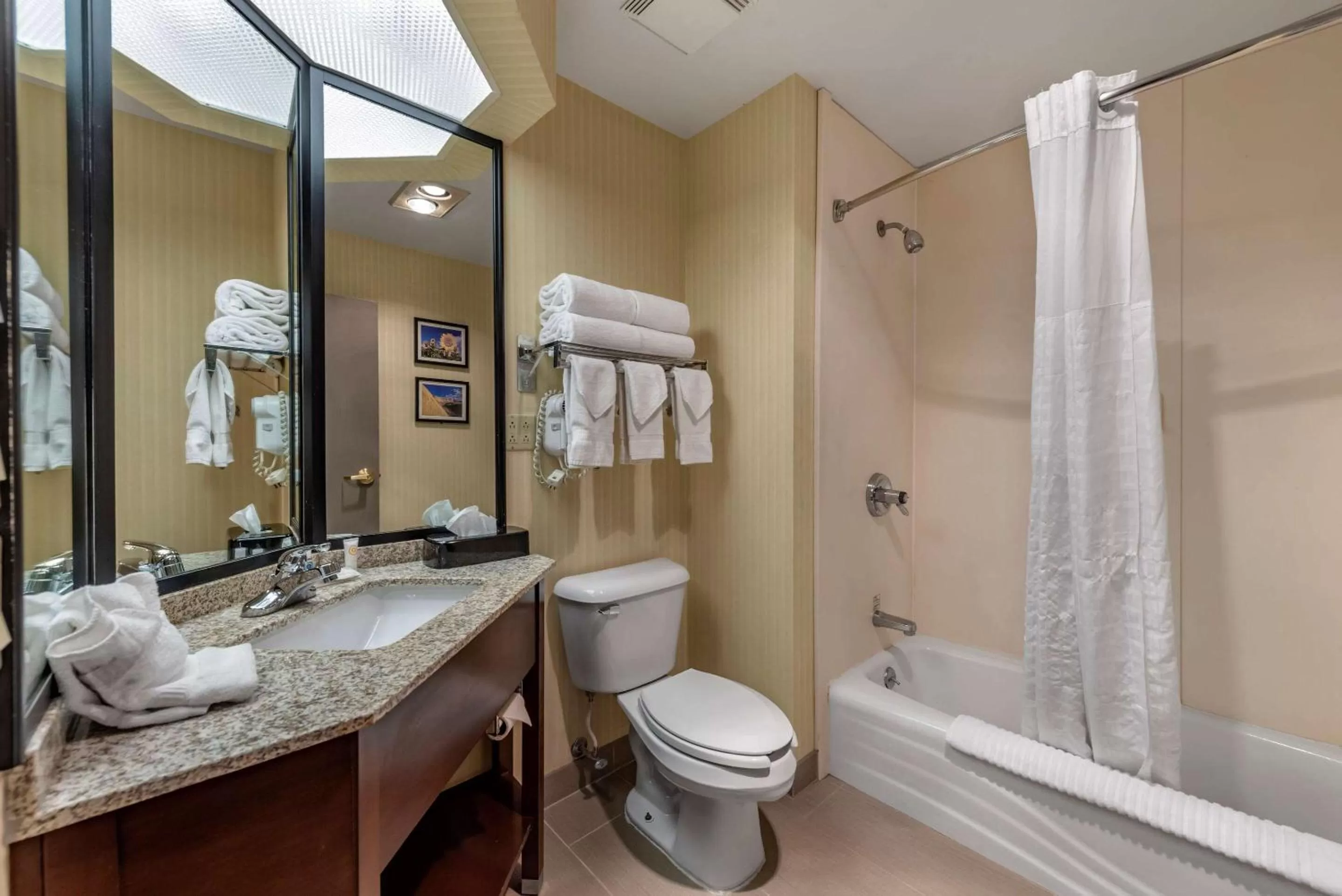 Bathroom in Comfort Inn & Suites Warsaw near US-30