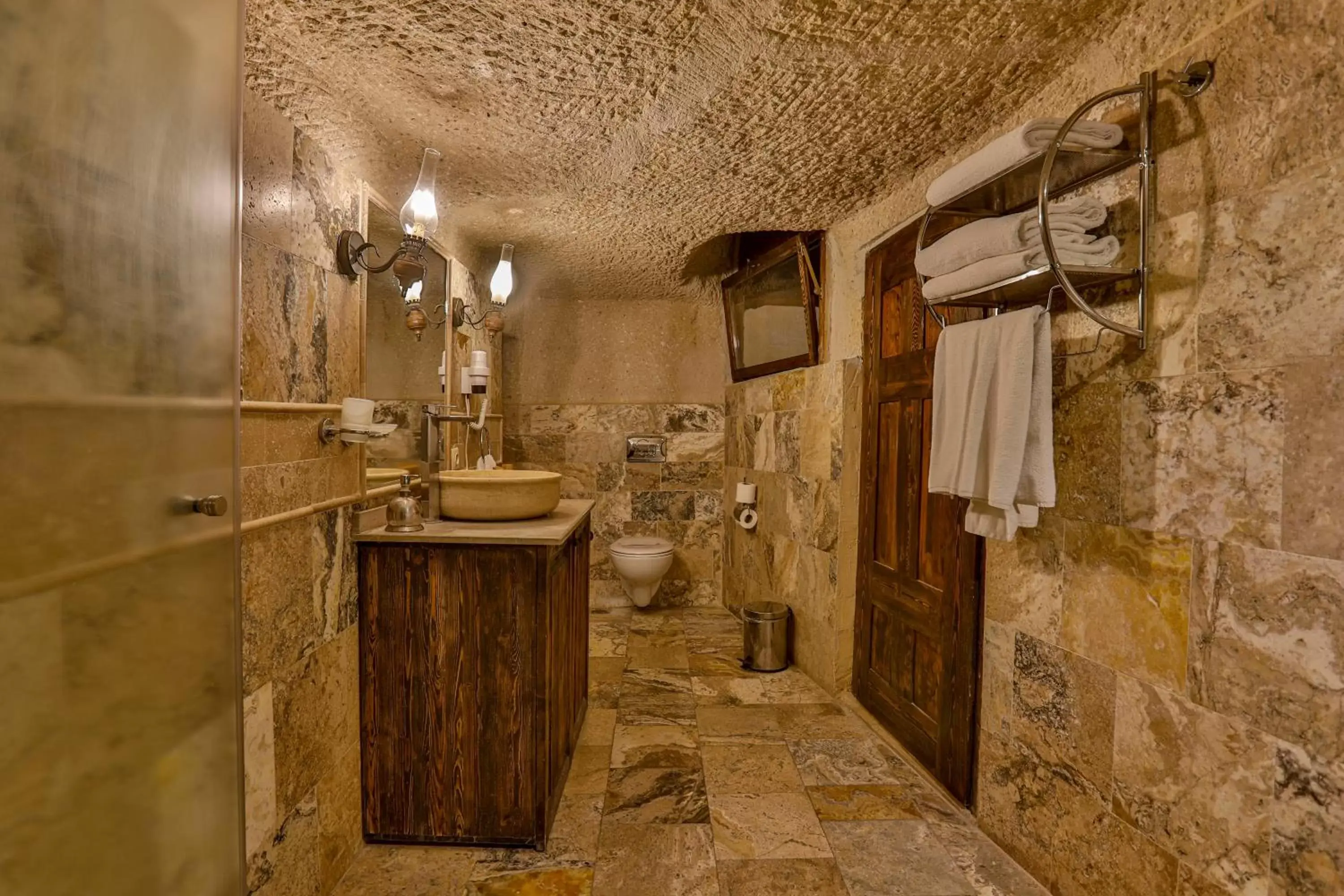 Toilet, Bathroom in Hidden Cave Hotel