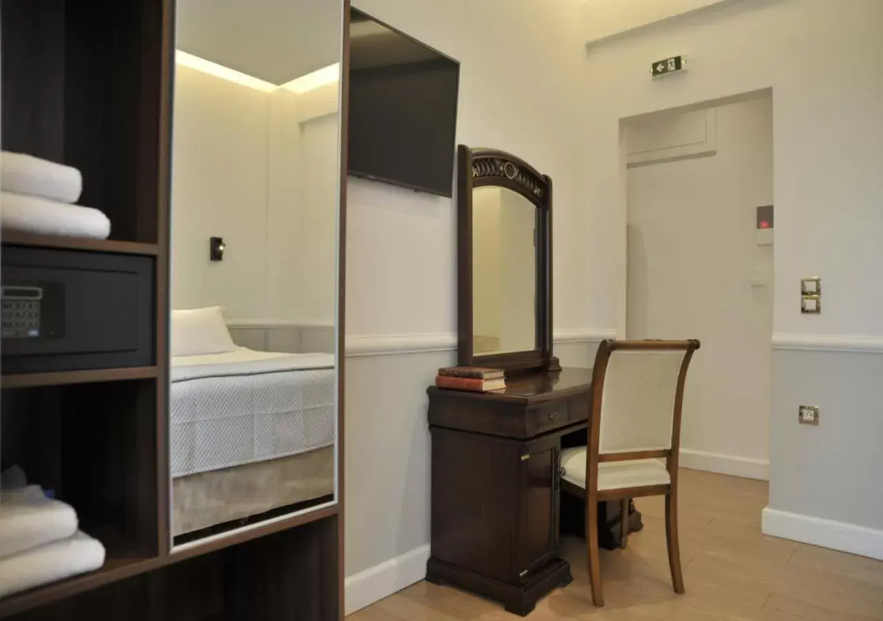 Bedroom, Bathroom in Acropolis Ami Boutique Hotel