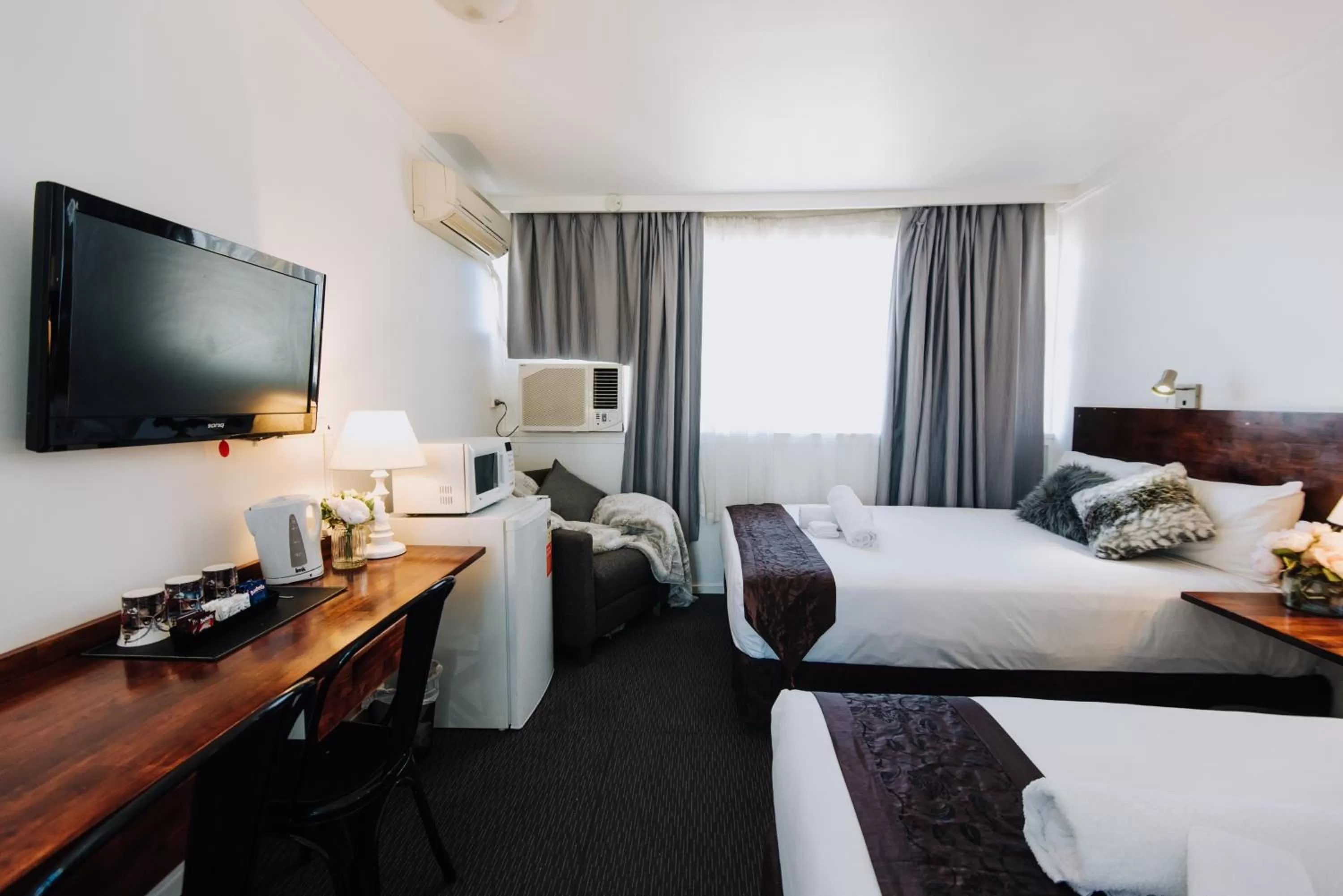 TV and multimedia, Bed in Tamworth City Motel