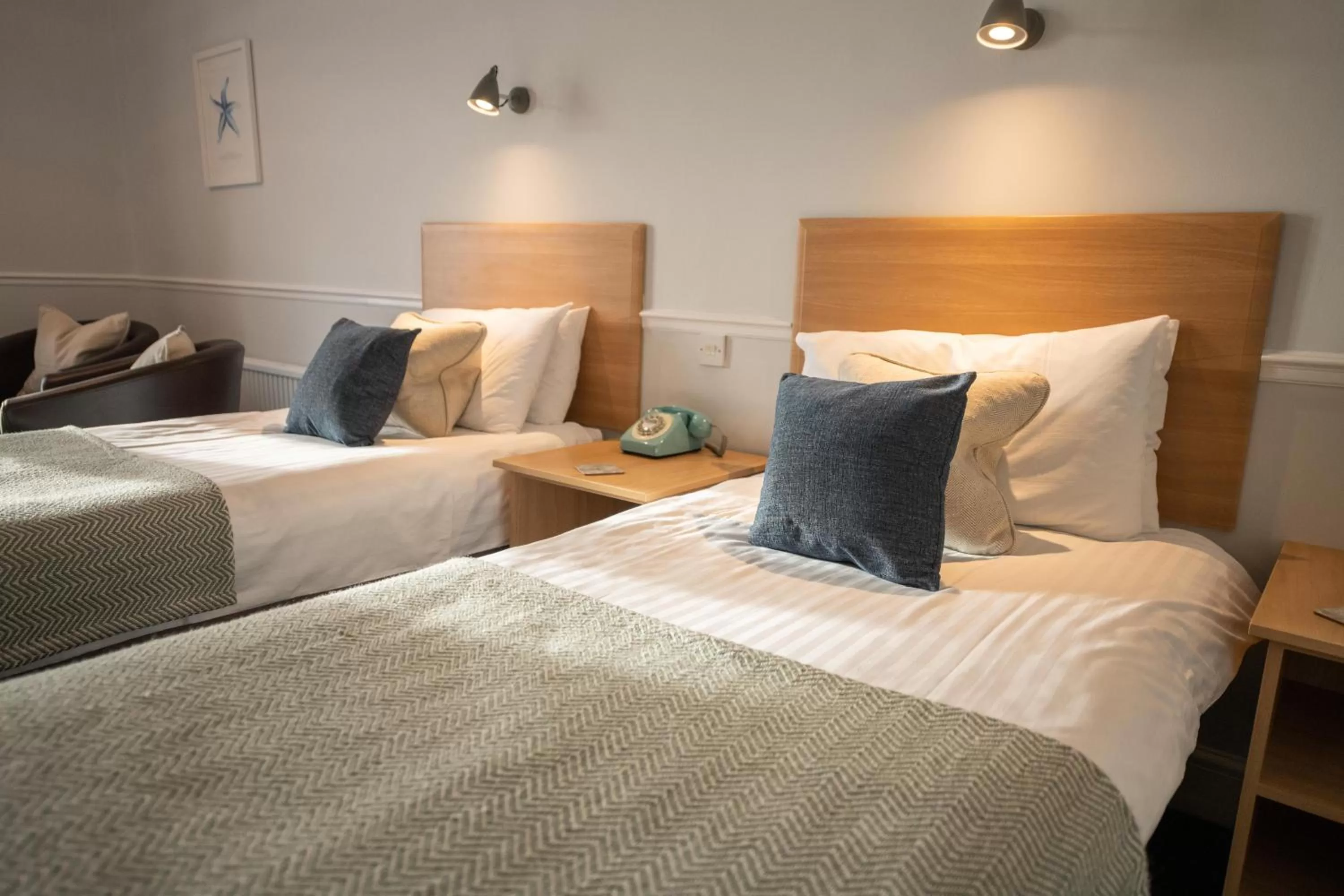 Photo of the whole room, Bed in The Elizabeth