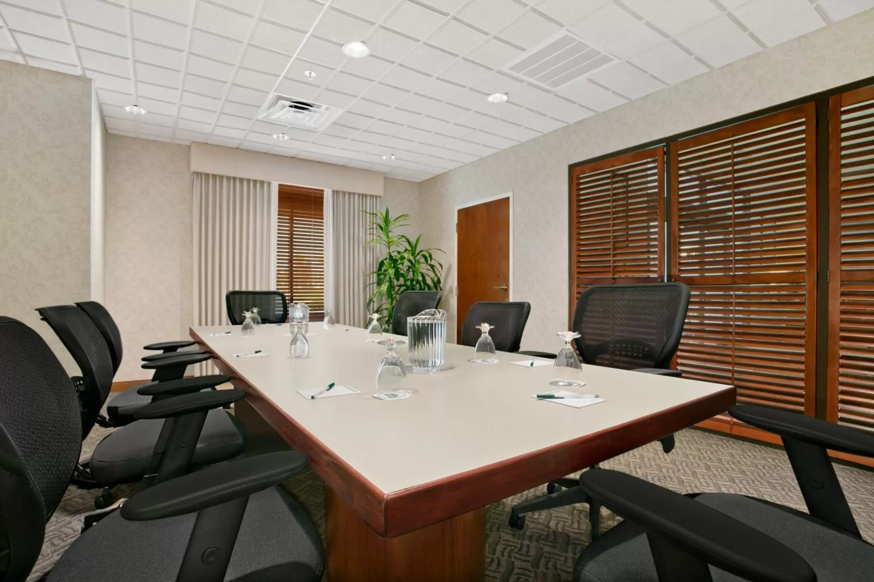Meeting/conference room in Wingate by Wyndham Green Bay