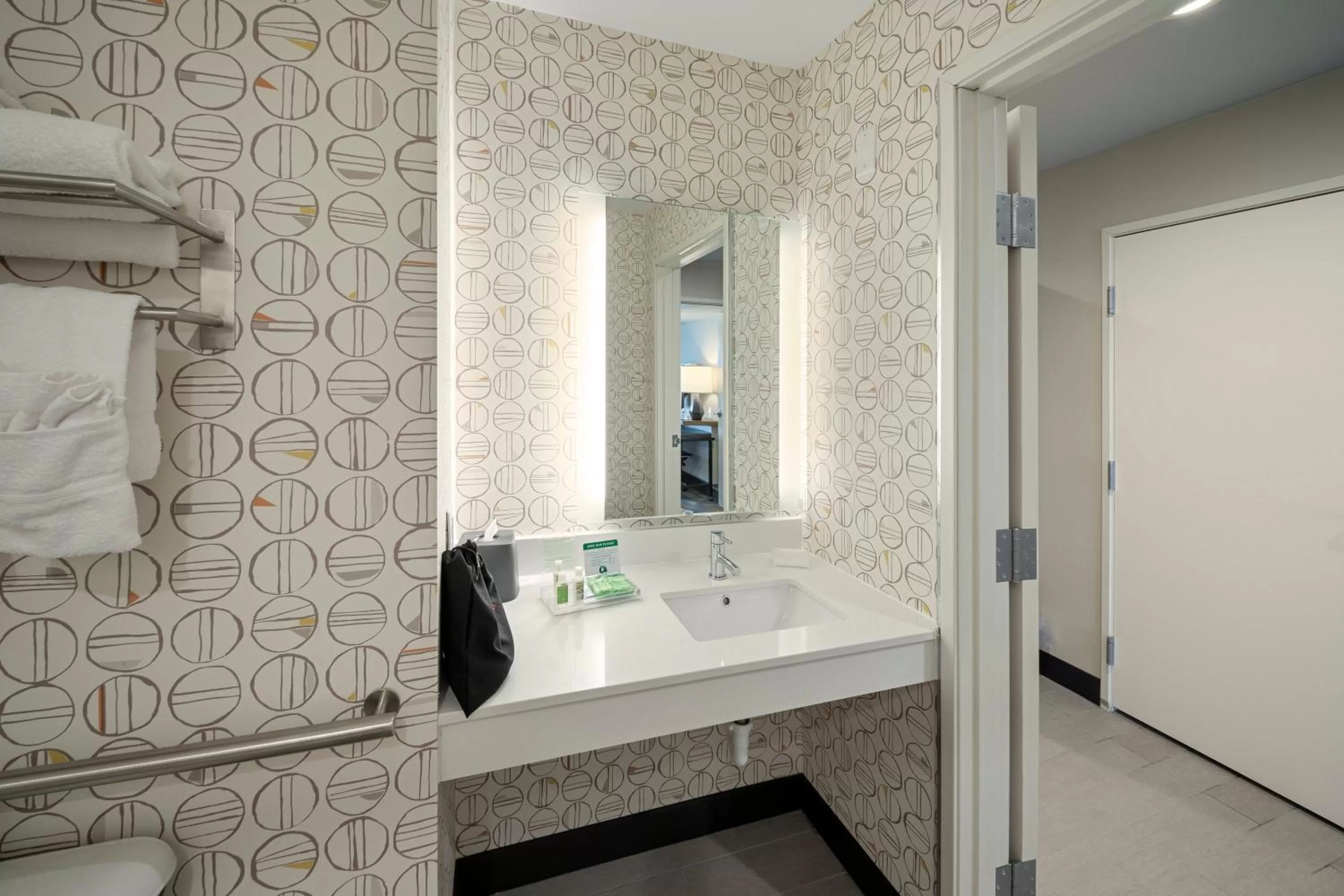 Photo of the whole room in Holiday Inn & Suites Decatur-Forsyth by IHG