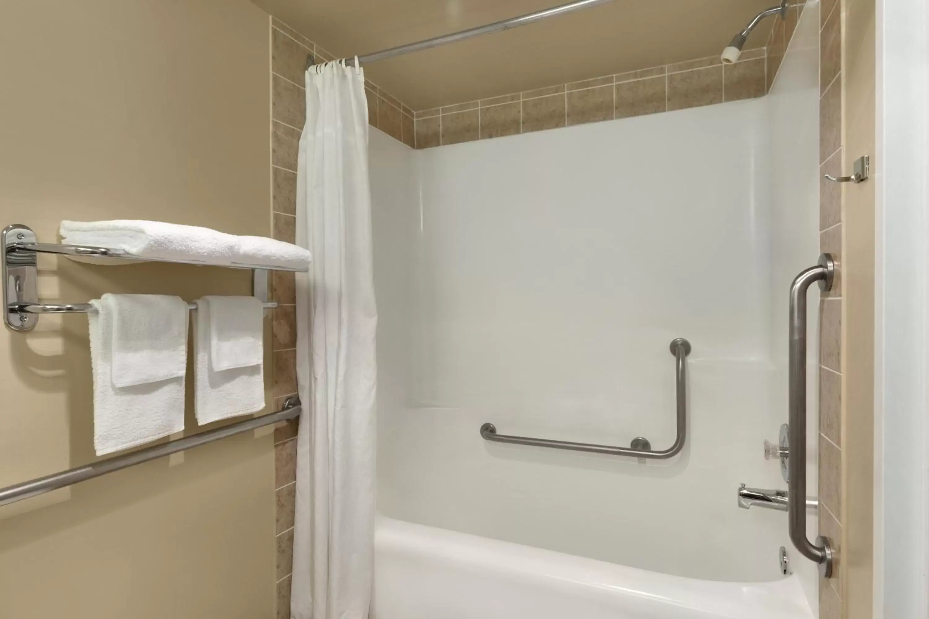 Bathroom in Colonial Square Inn & Suites