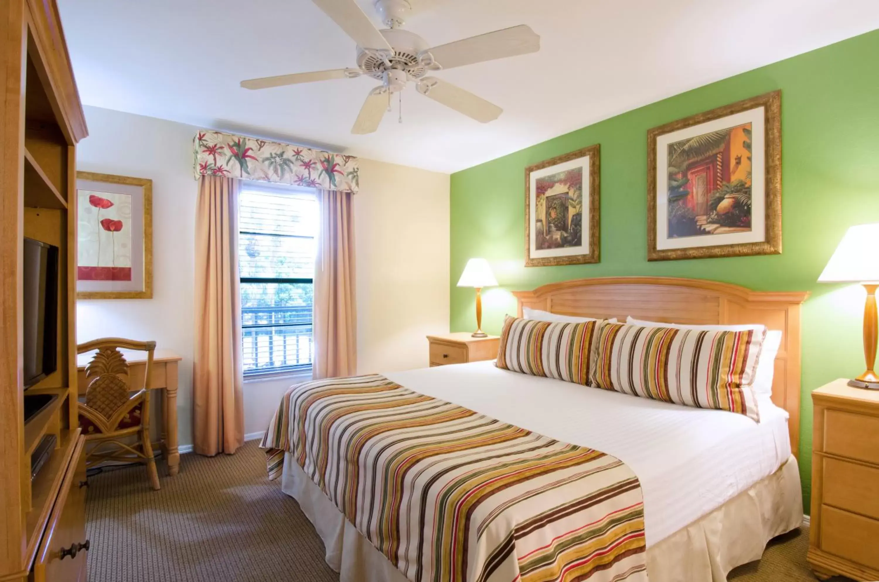 Photo of the whole room, Bed in Park Shore Resort by Sunstream