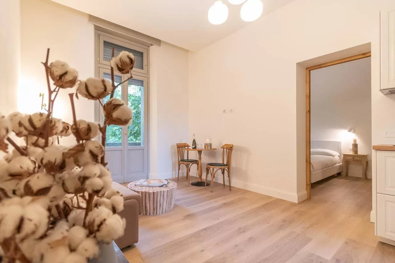 Bed in The Leoncino Hotel