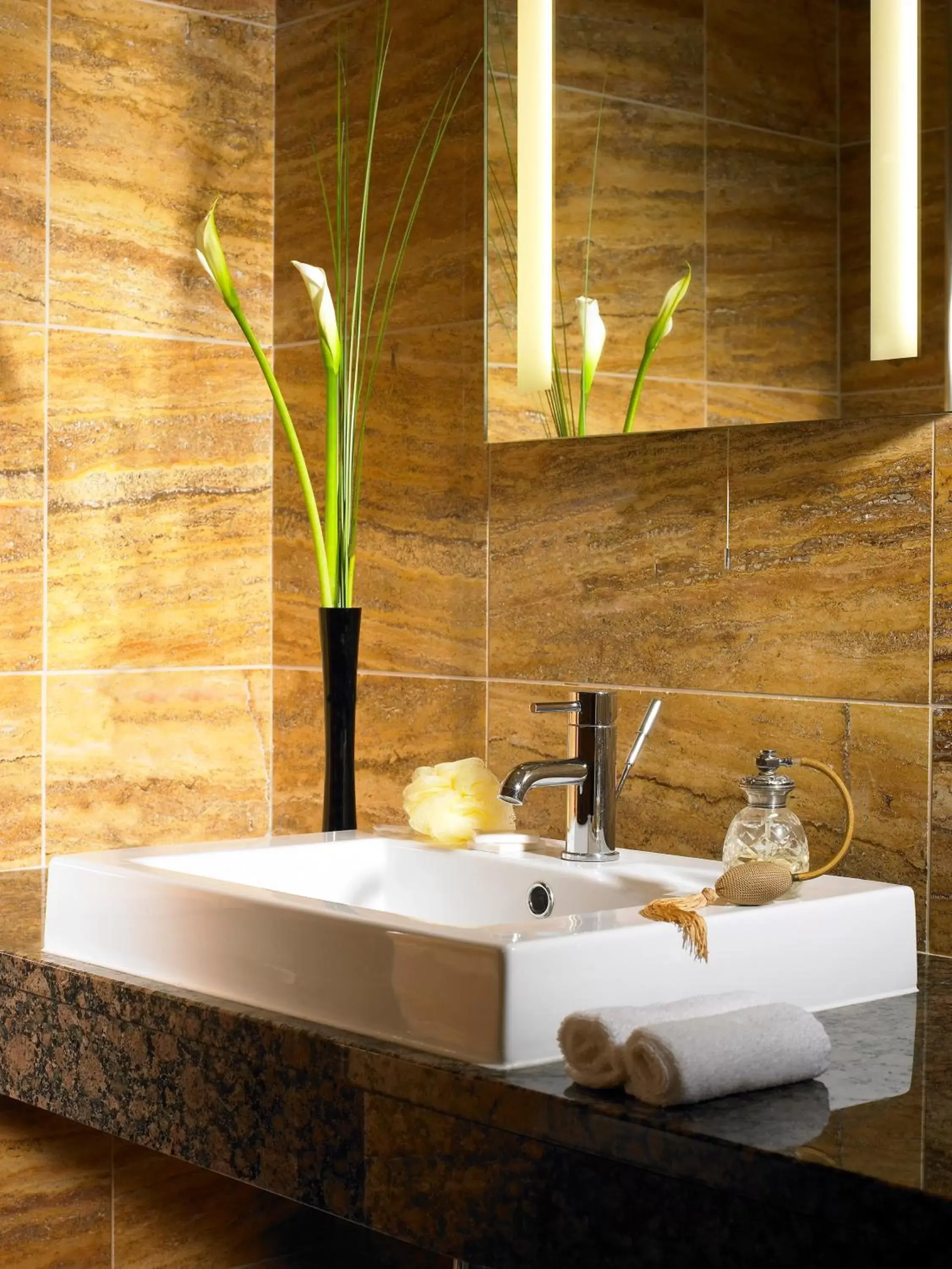 King Room in Westport Plaza Hotel, Spa & Leisure King Room in Westport Plaza Hotel, Spa & Leisure