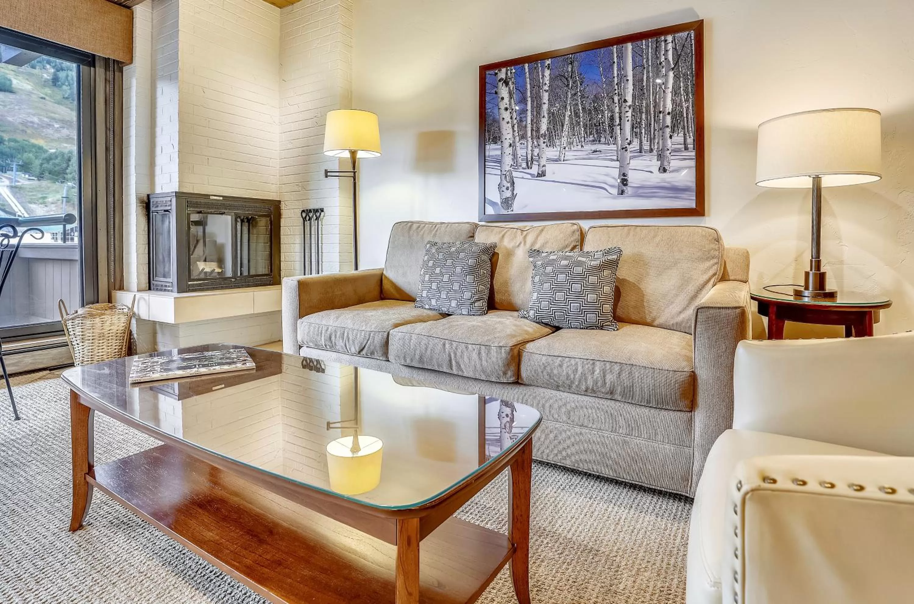 Living room in Aspen Square Condominium Hotel