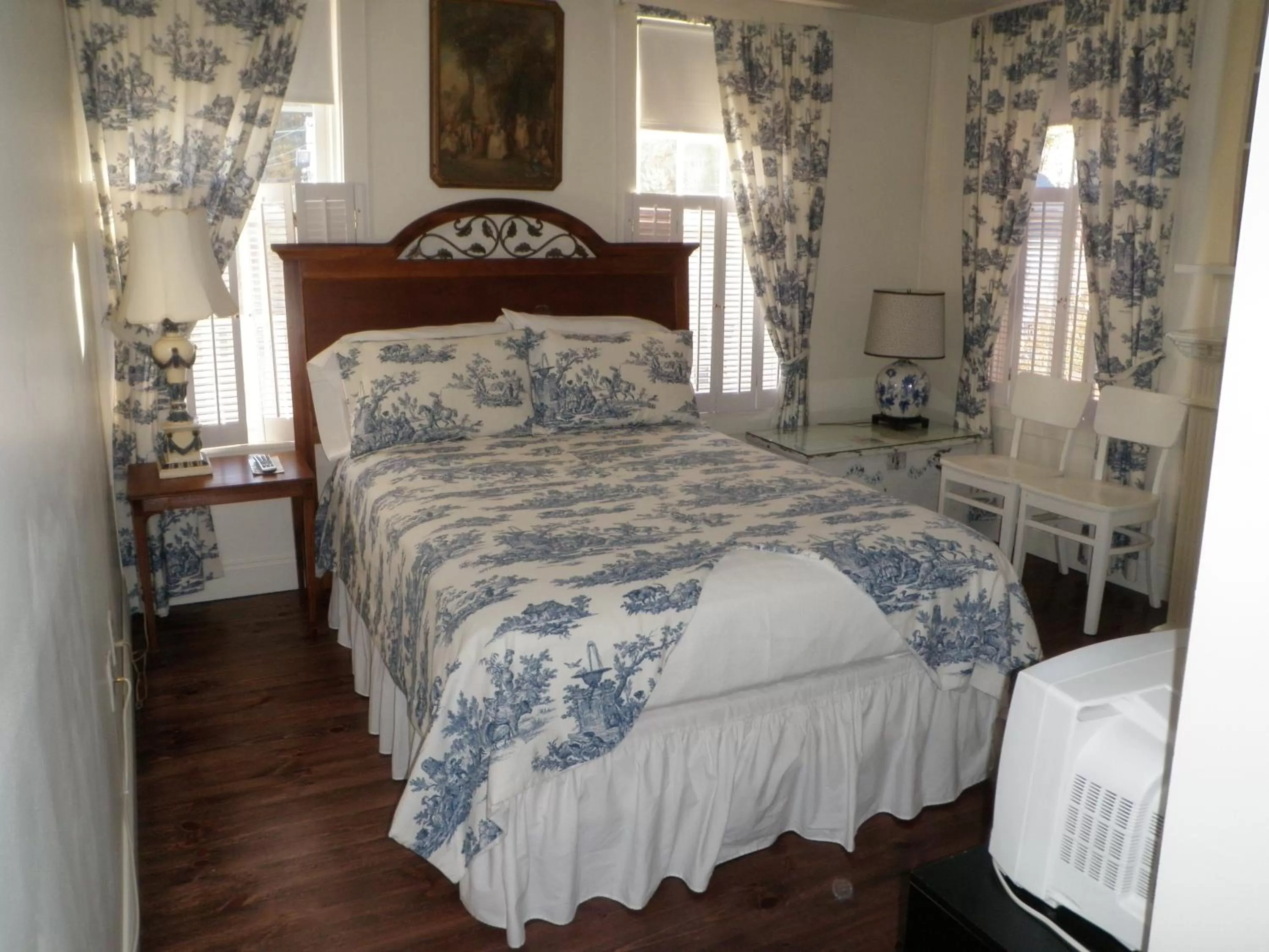 Bed in The Tilton Inn