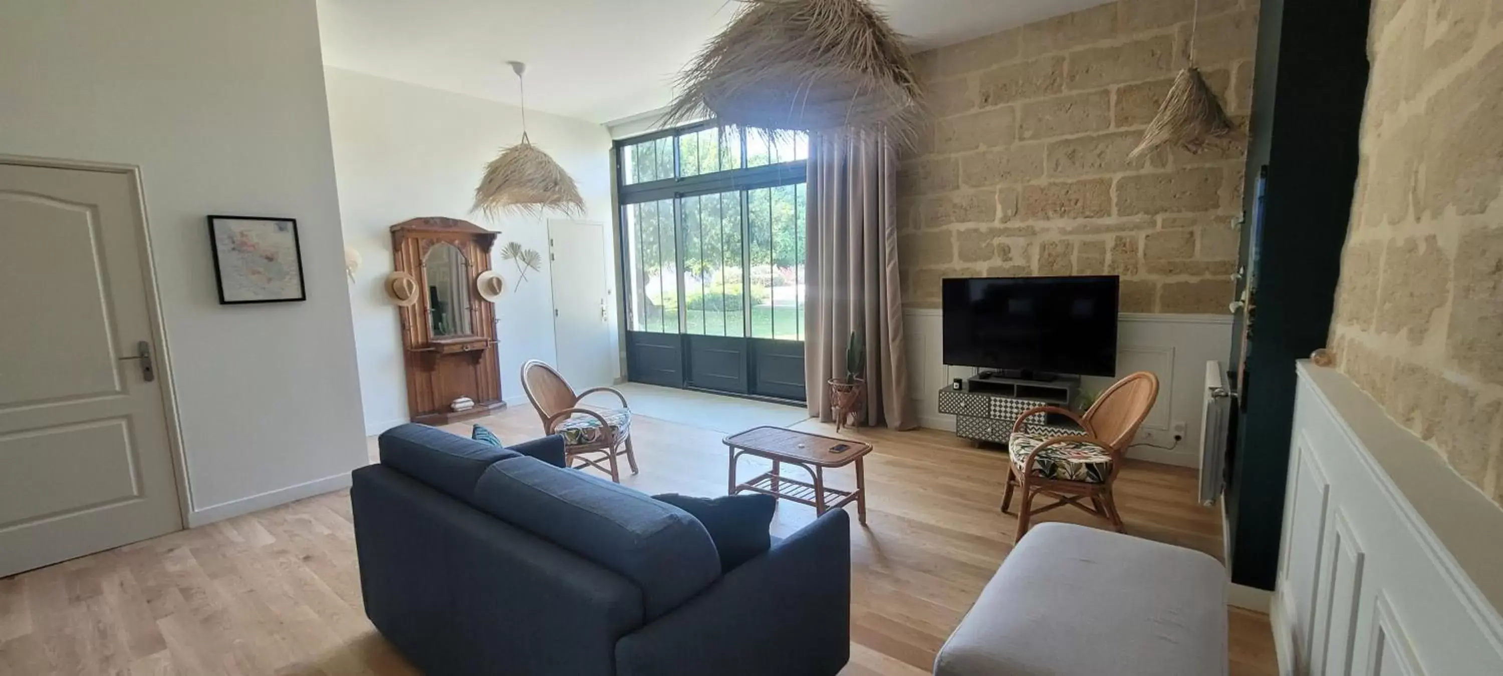 Living room, Seating Area in Au Do'Mayne des Bouilles - Spa & Piscine