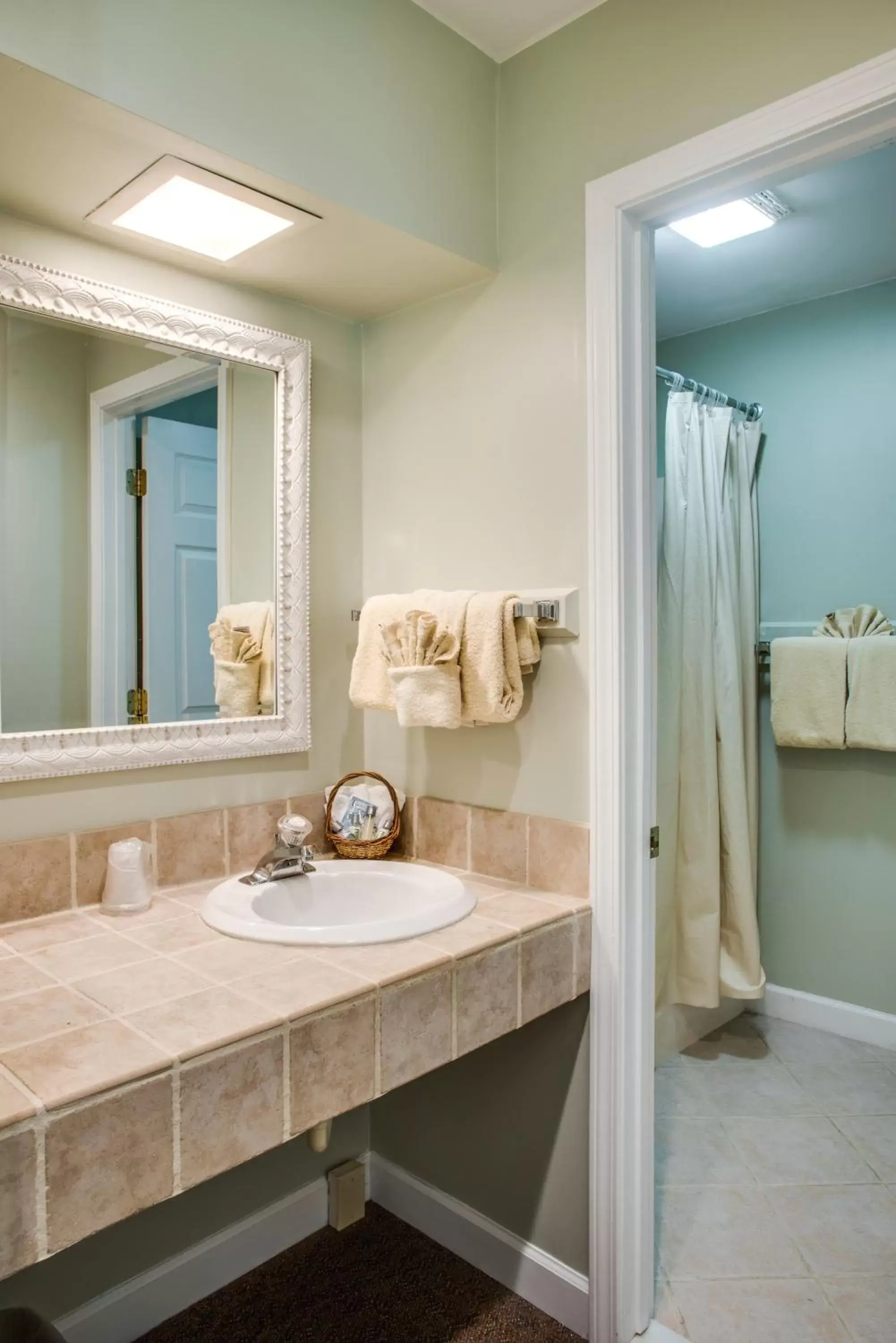 Boxwood Lodge Blowing Rock near Boone-University Boxwood Lodge Blowing Rock near Boone-University