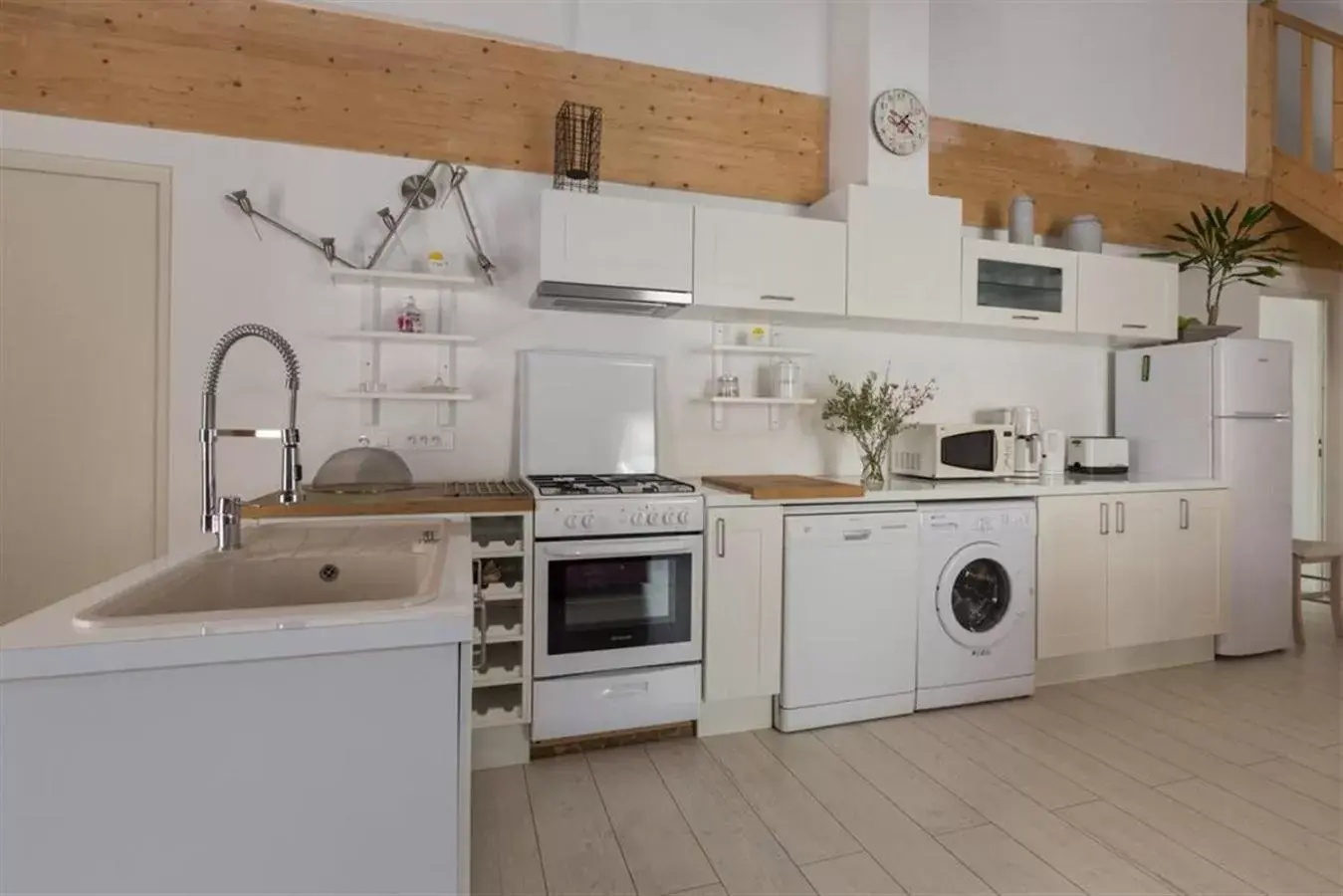 Dining area, Kitchen/Kitchenette in Lou Cardalines