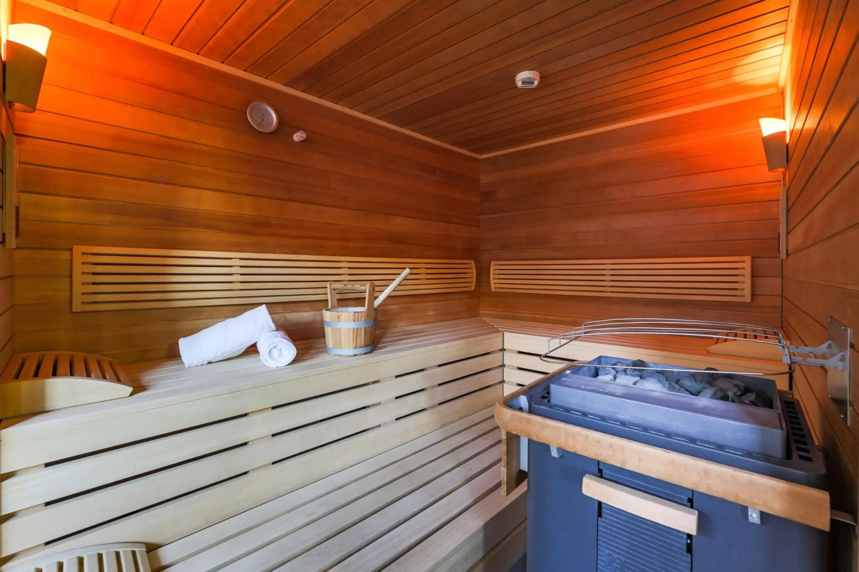 Sauna in AvenidA Mountain Lodges Kaprun