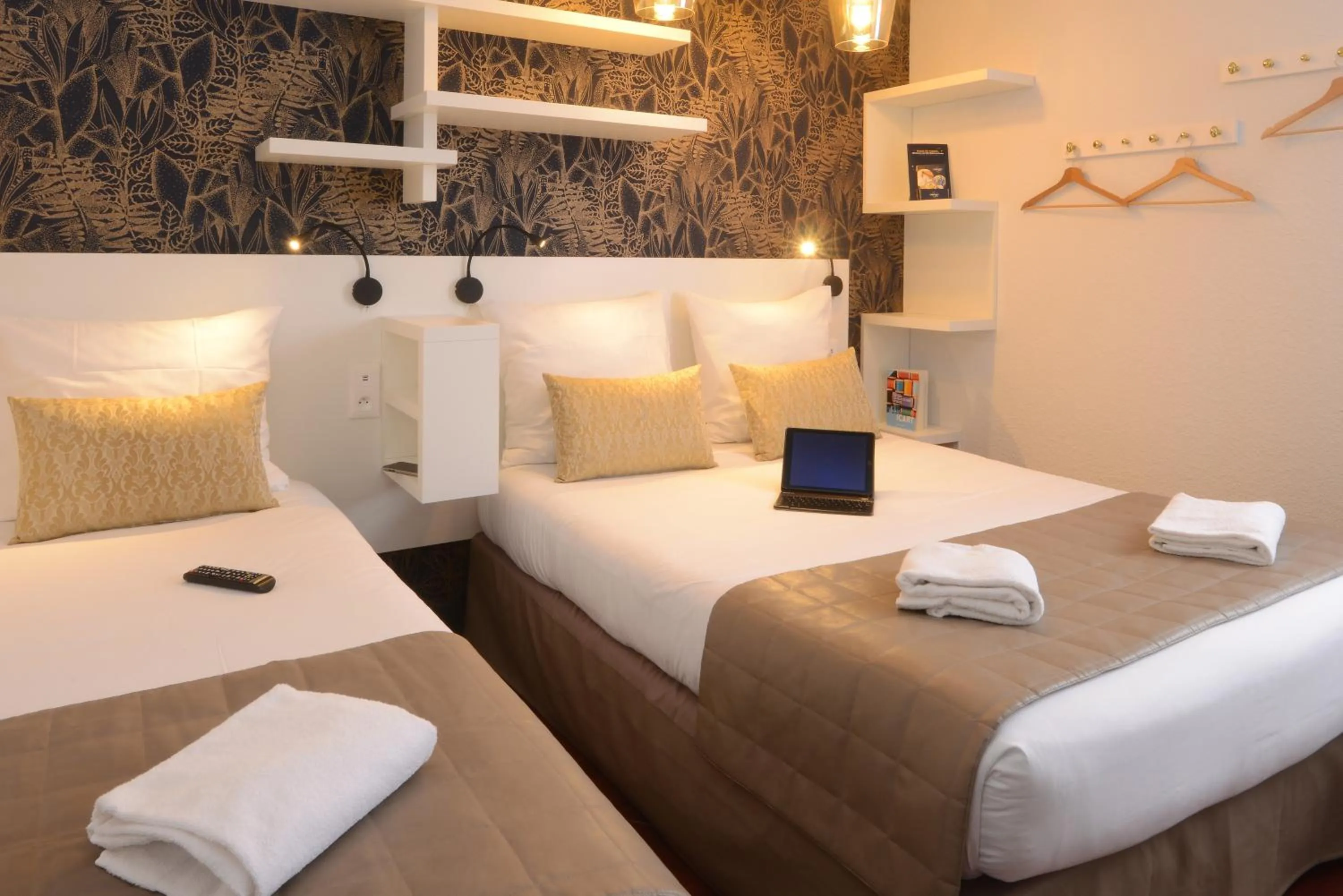 Bed in Hotel Arc-En-Ciel Colmar Contact Hotel