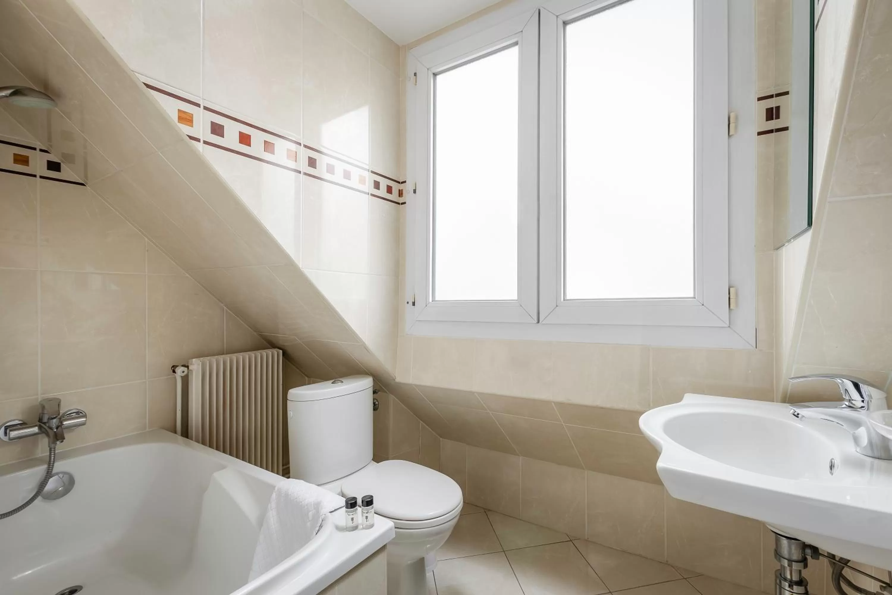 Bathroom in Hotel Elysée Etoile