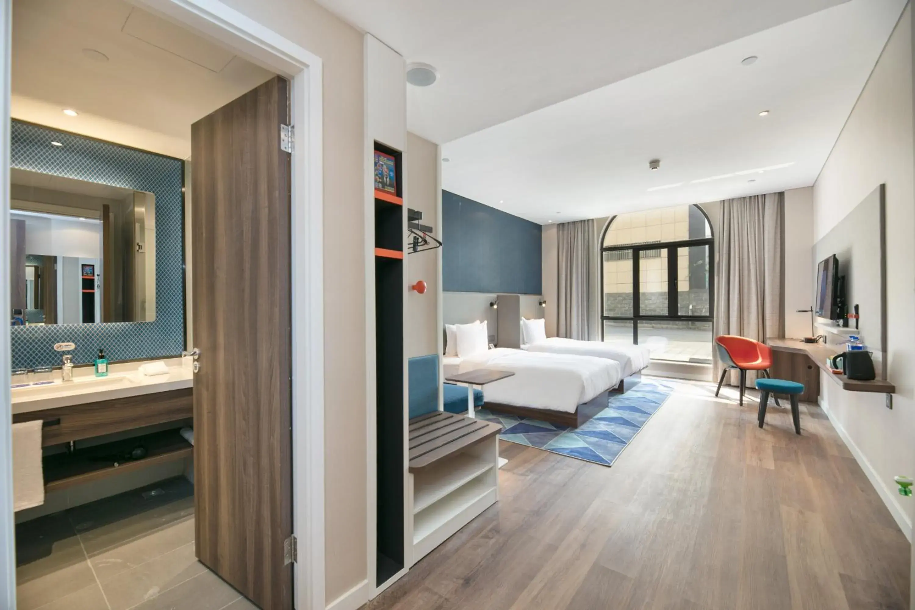 Photo of the whole room in Holiday Inn Express Hangzhou Xixi Tourism Zone, an IHG Hotel