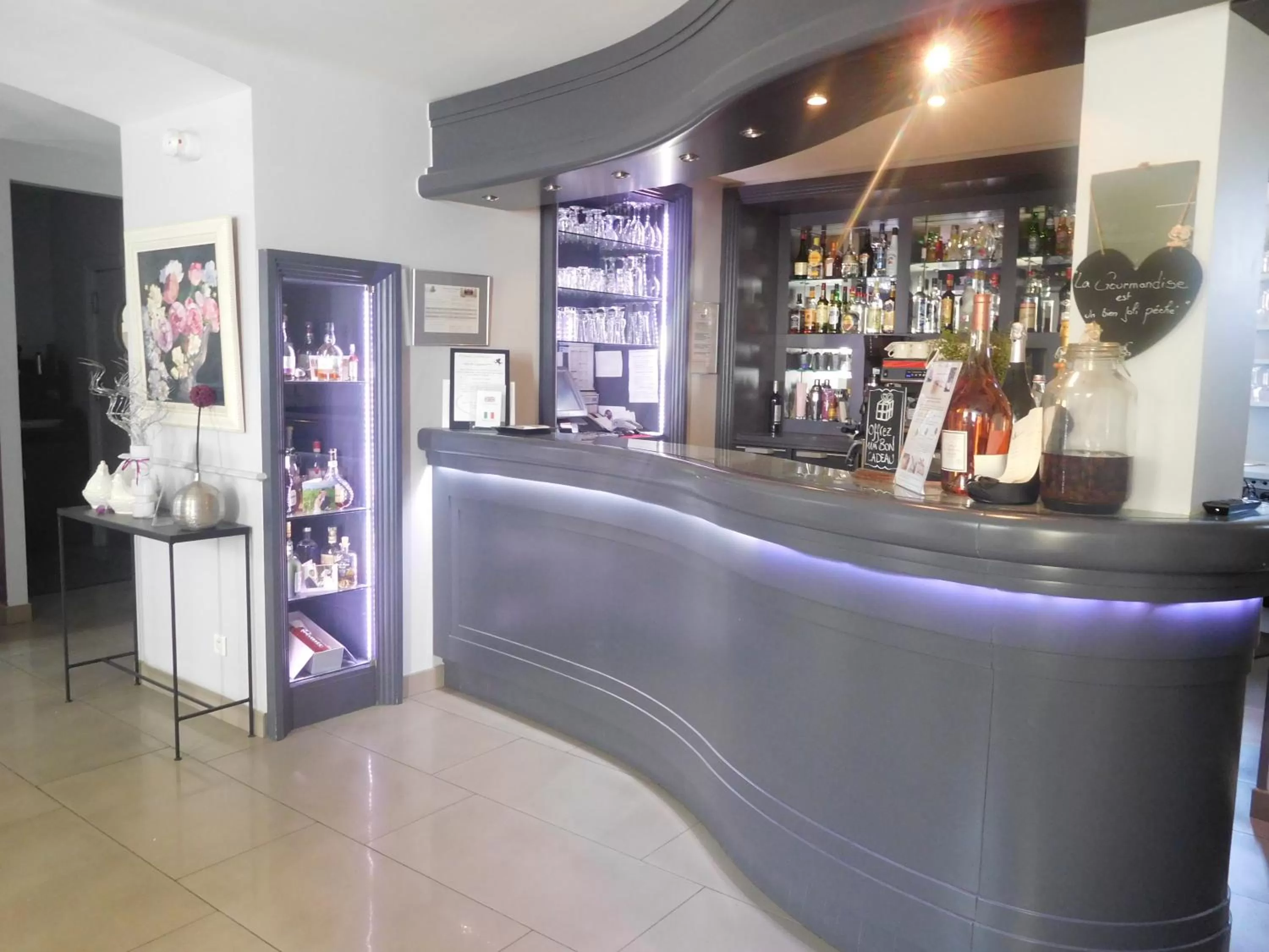 Communal lounge/ TV room in Le Mas du Lingousto