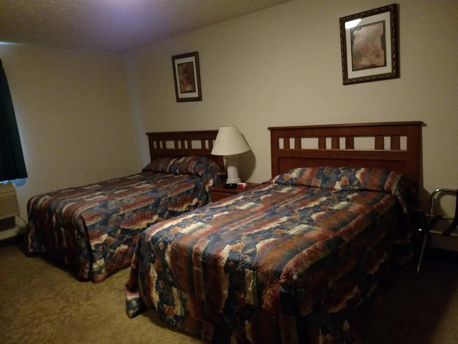 Bed in Fairway Inn Florence INDIANA