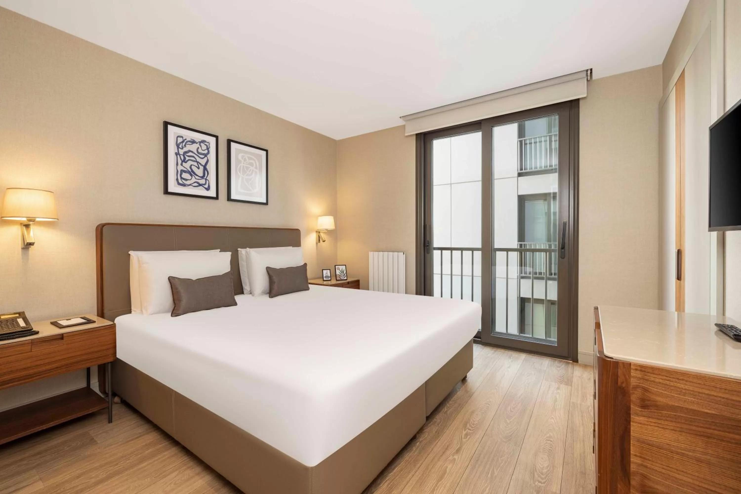 Communal lounge/ TV room, Bed in Tzl Suites Hotel Nişantaşı