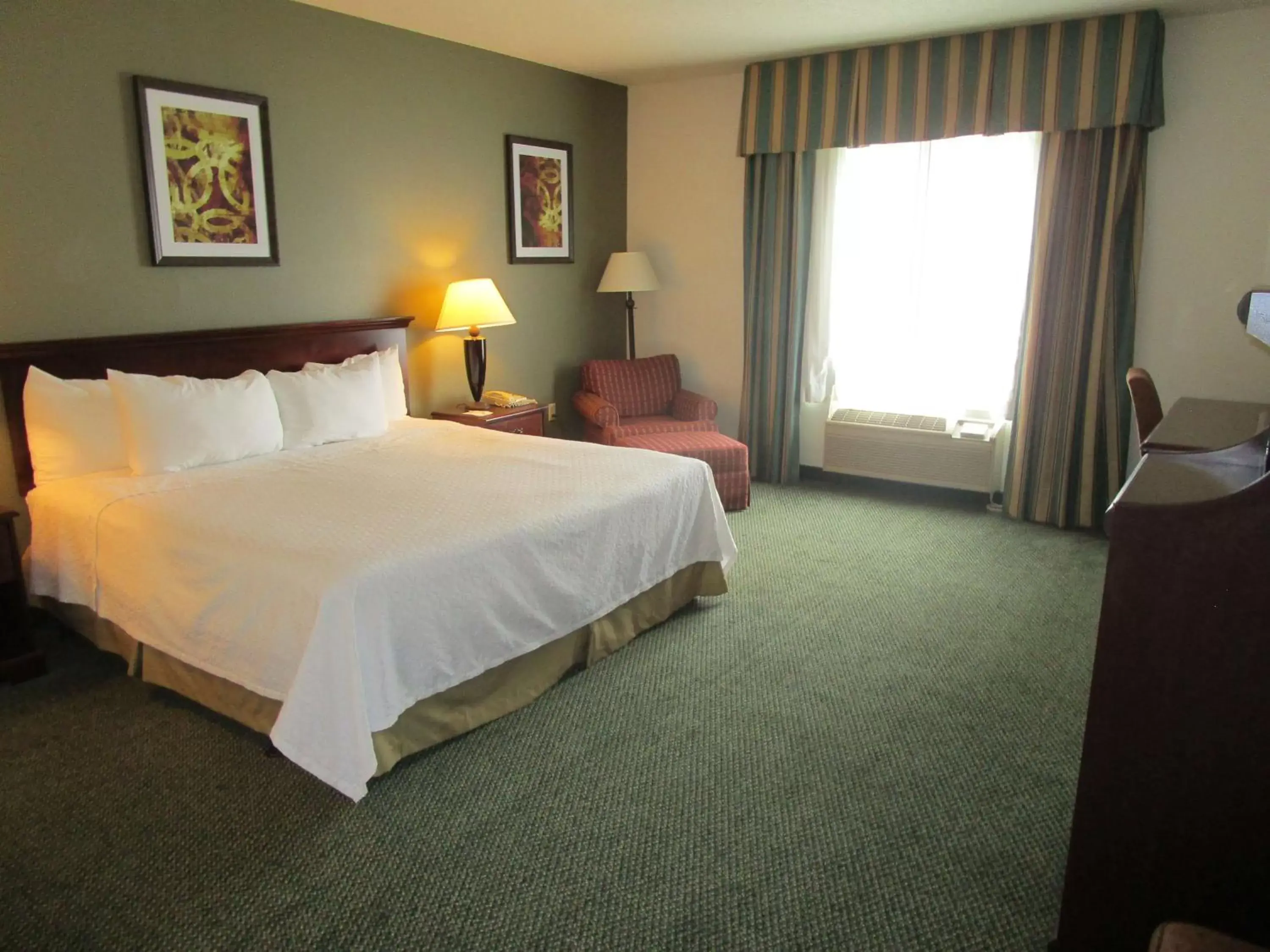 Photo of the whole room, Bed in Best Western Annawan Inn