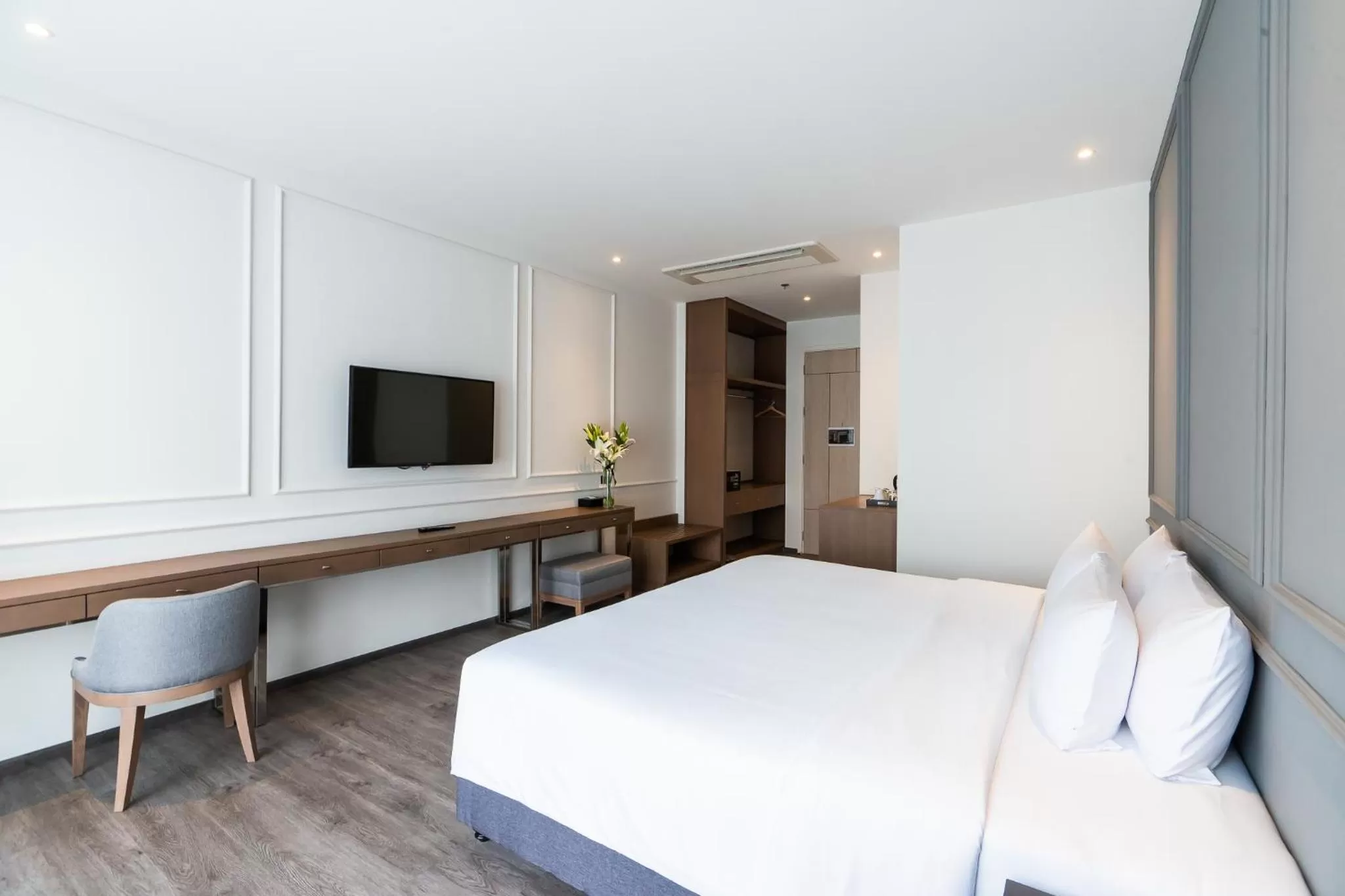 Bedroom, Bed in One Patio Hotel Pattaya - SHA Extra Plus