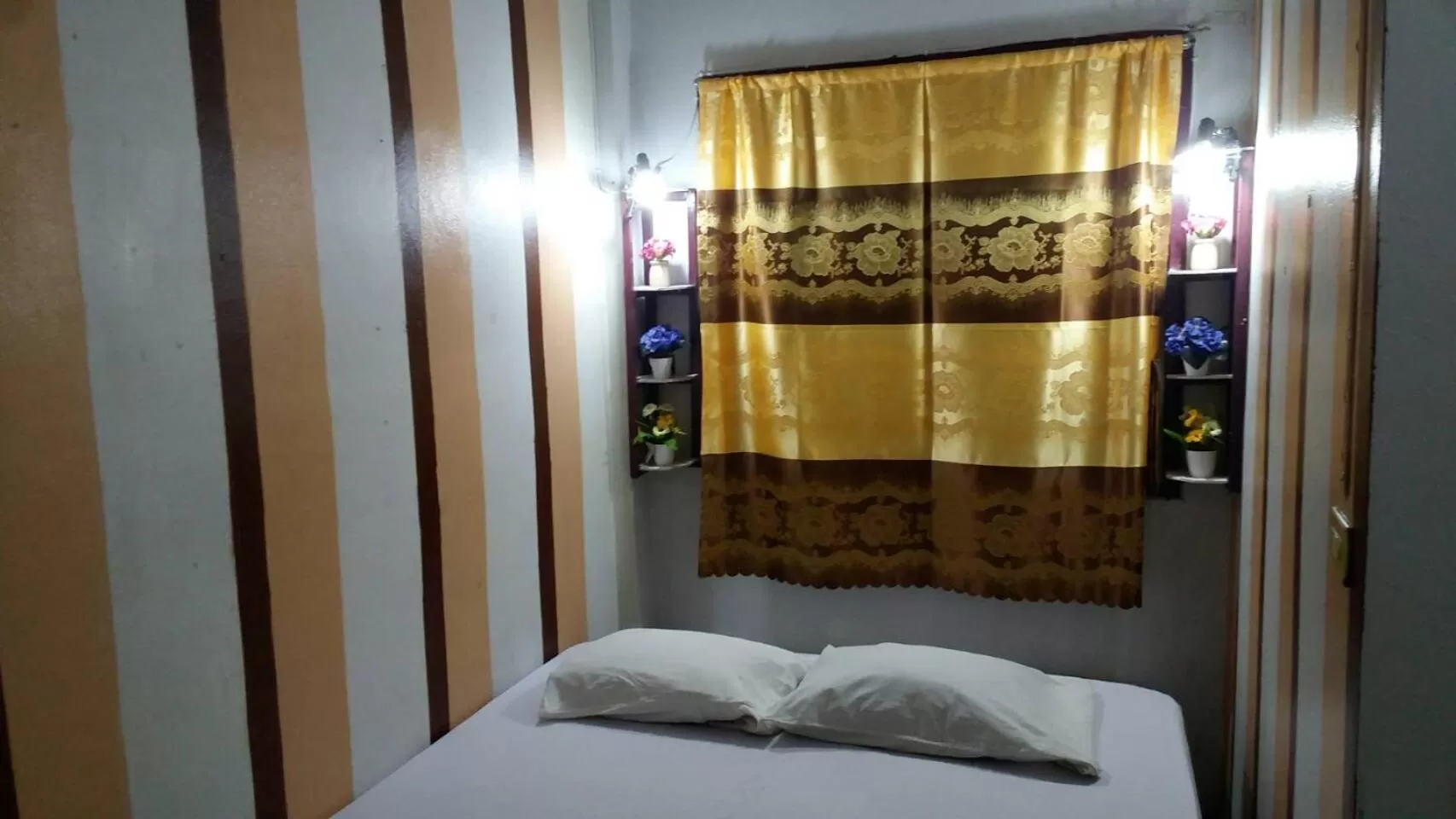 Bed in Adchara Mansion