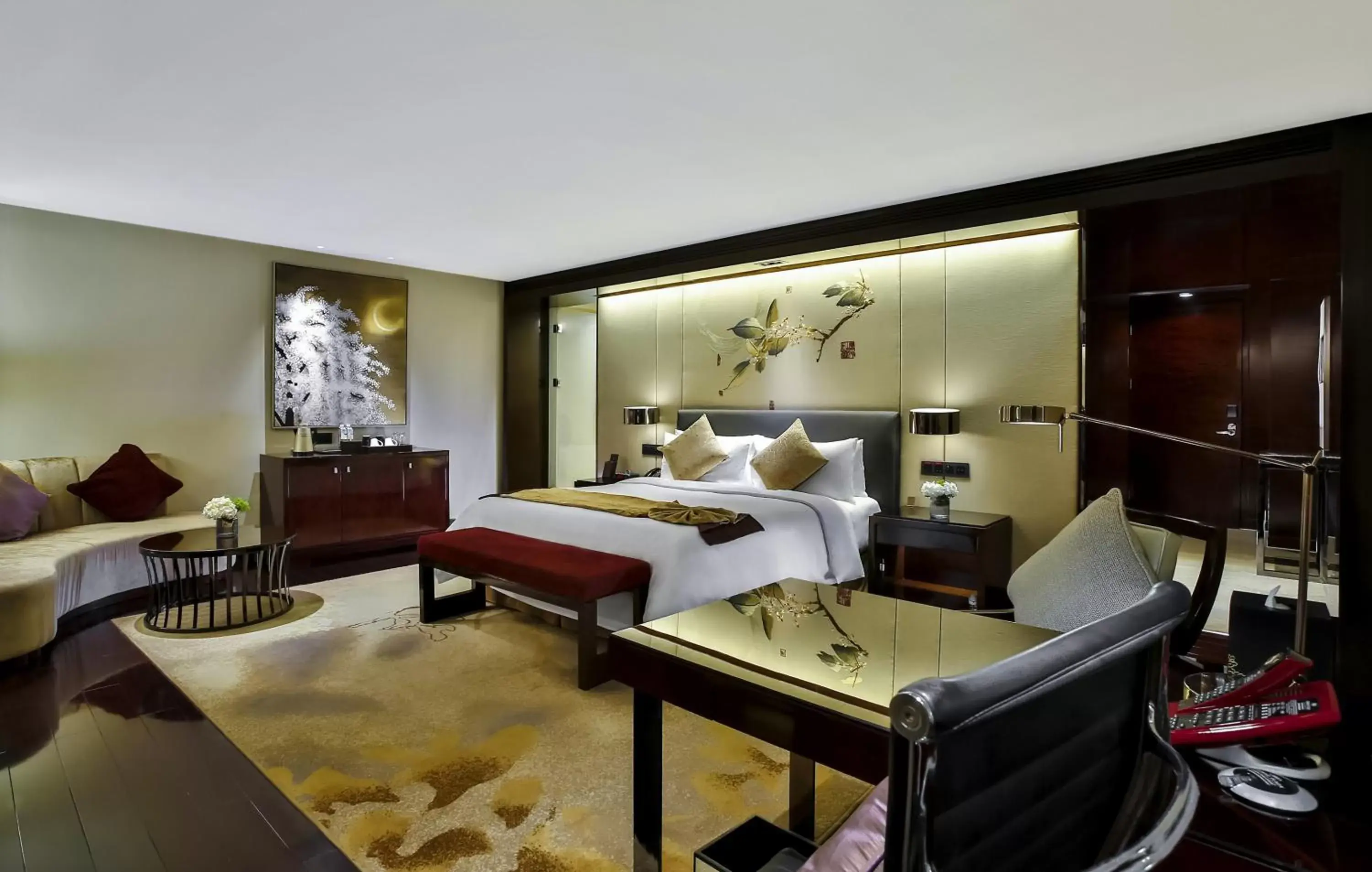 Photo of the whole room, Bed in Crowne Plaza Chengdu Panda Garden, an IHG Hotel