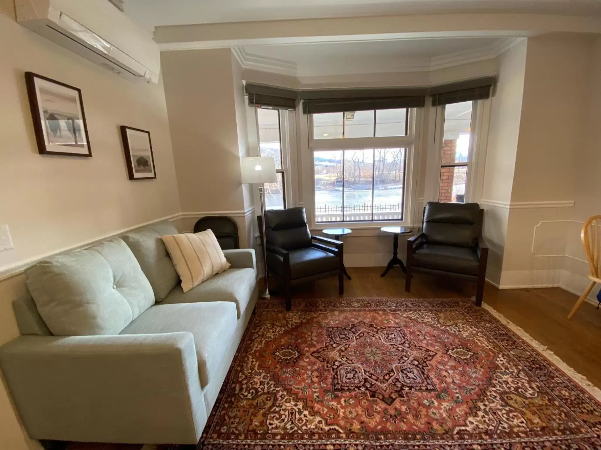 Living room, Seating Area in Goldsmith's River Front Inn