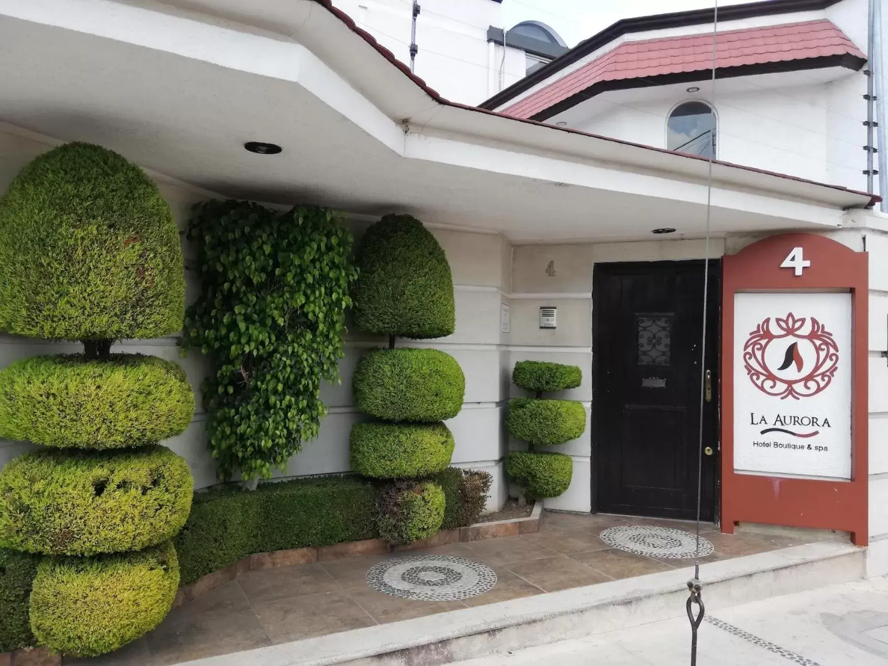 Facade/entrance in La Aurora Hotel Like Home