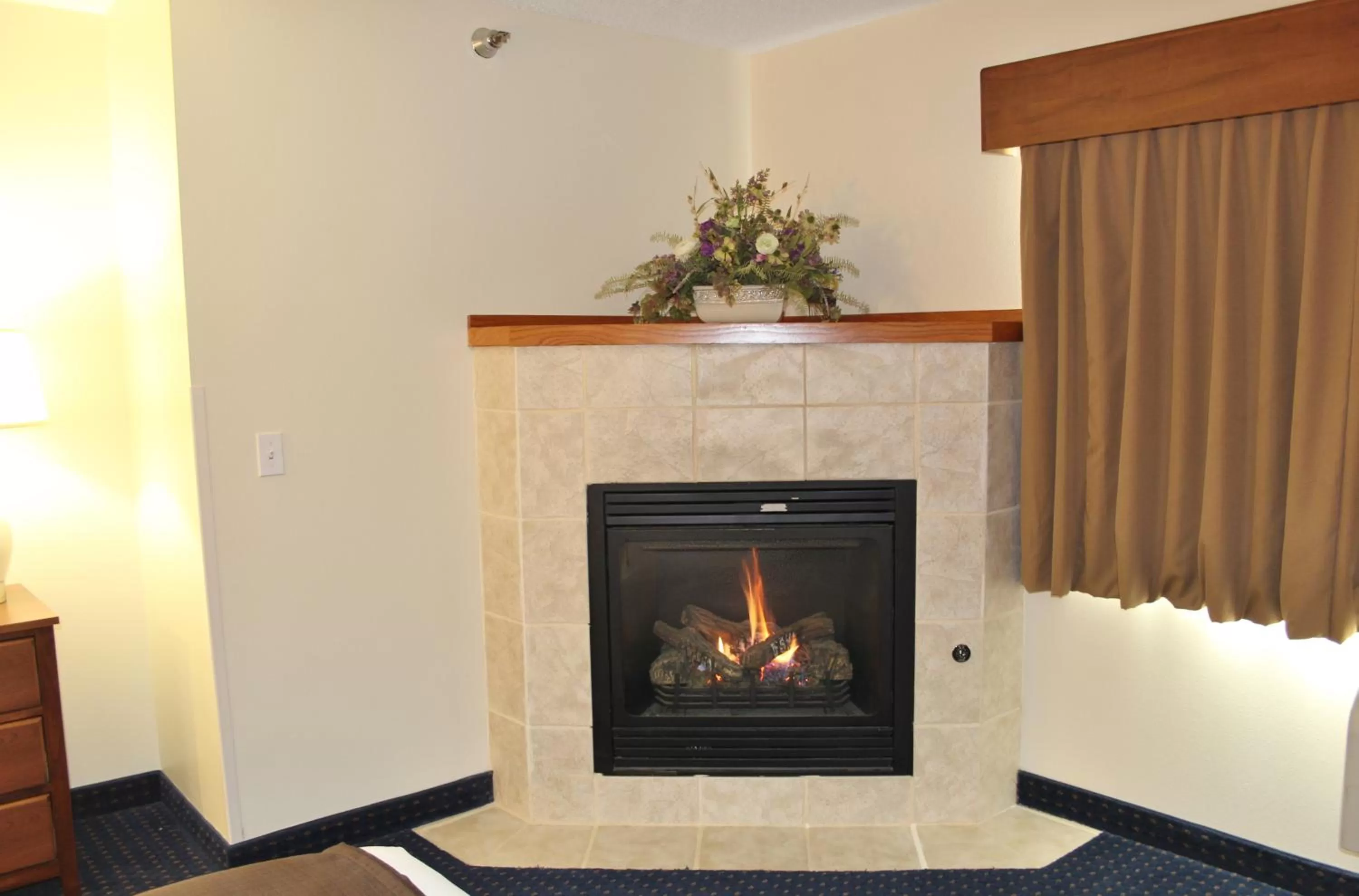 Decorative detail in AmericInn by Wyndham Cedar Rapids Airport