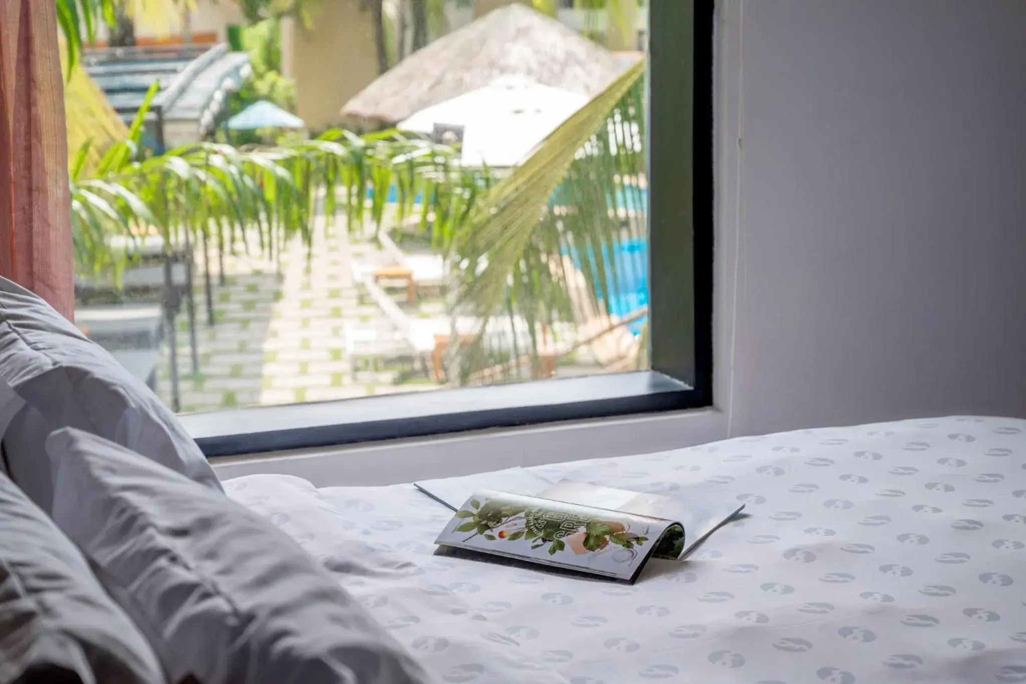 Bedroom, TV/Entertainment Center in Famiana Resort & Spa