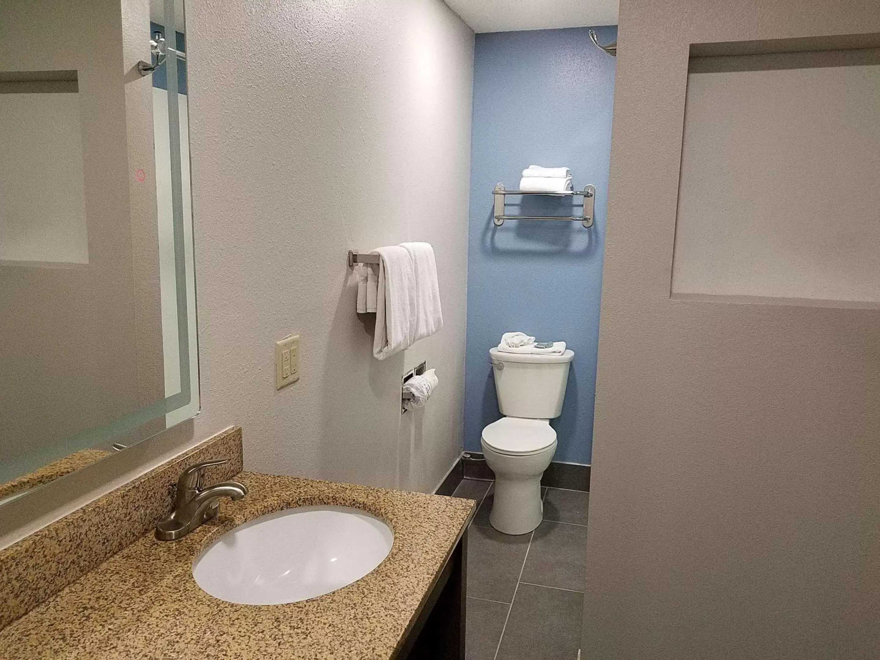 King Suite in Best Western Ocala Park Centre