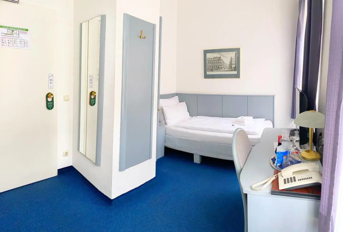 Photo of the whole room, Bed in Altstadthotel Augsburg