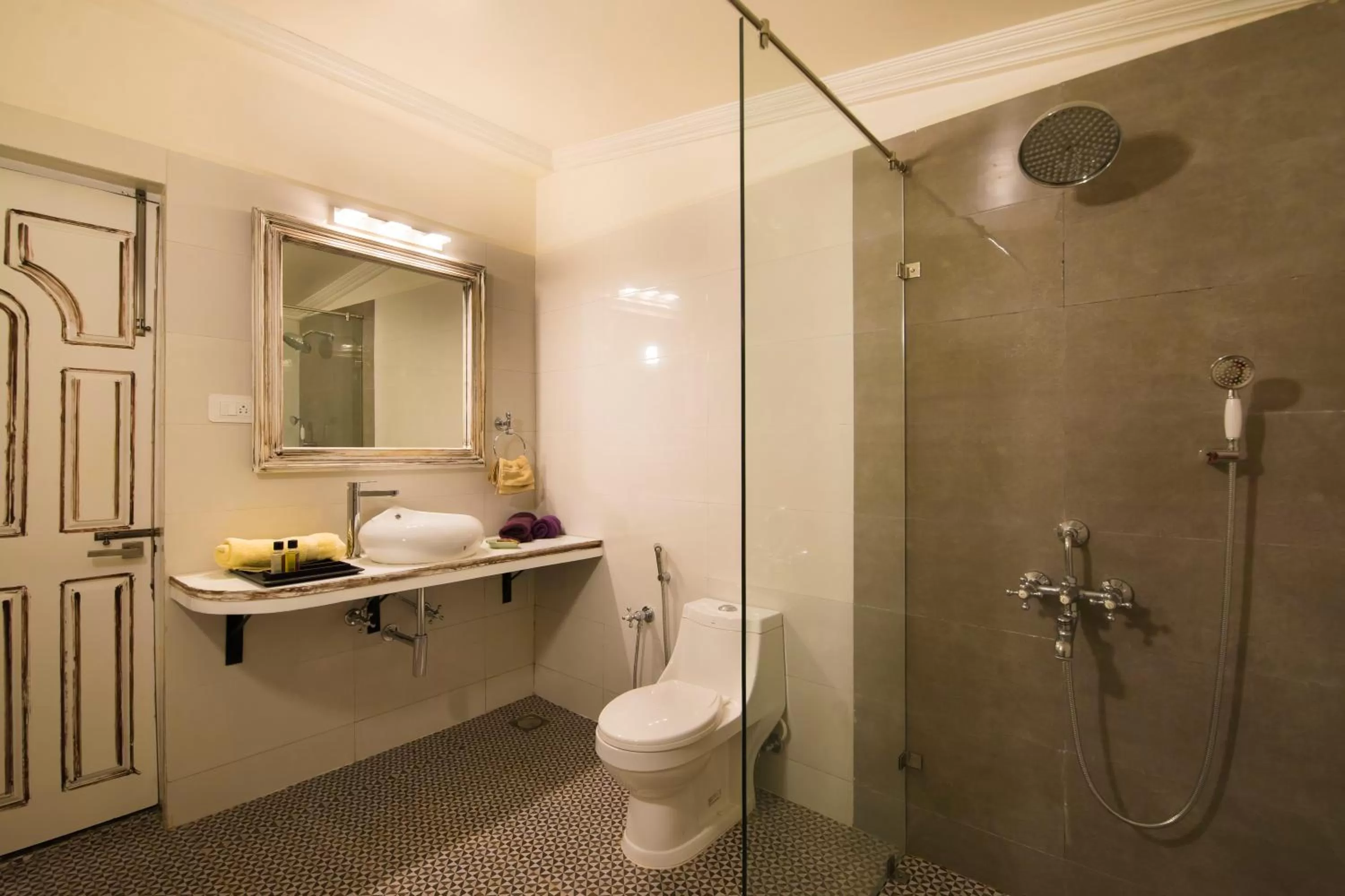 Shower in ROSASTAYS South Goa