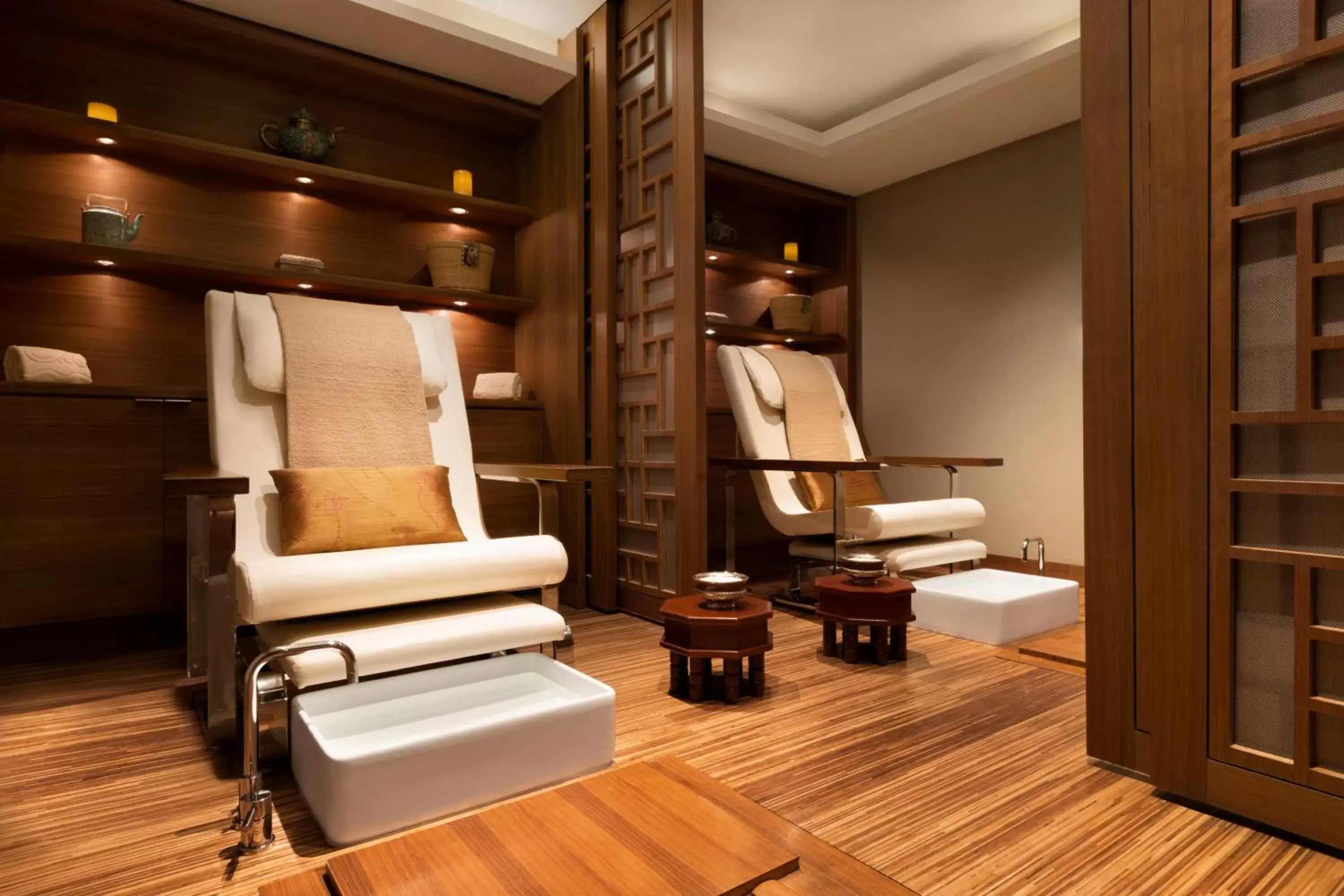 Spa and wellness centre/facilities, Seating Area in Shangri-La Vancouver