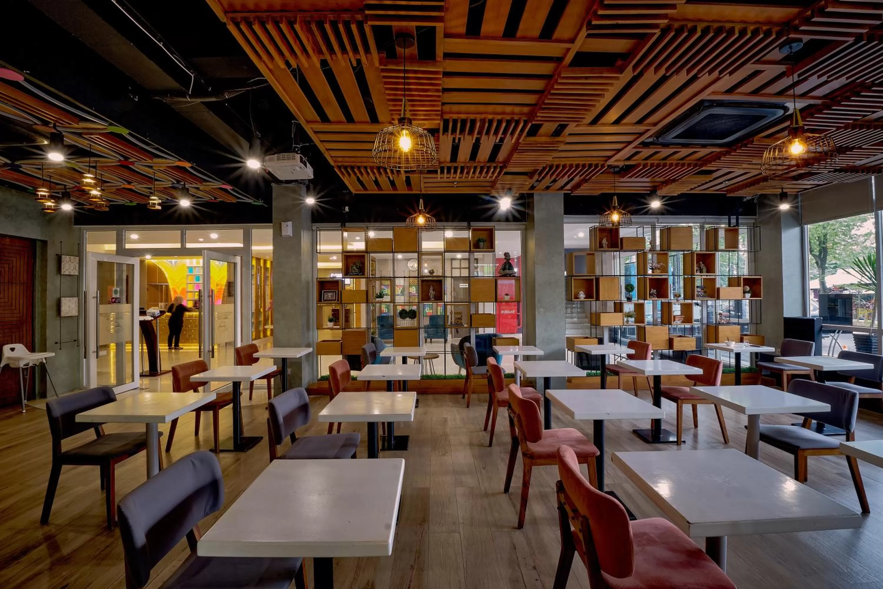 Restaurant/places to eat in Ayani Hotel Banda Aceh