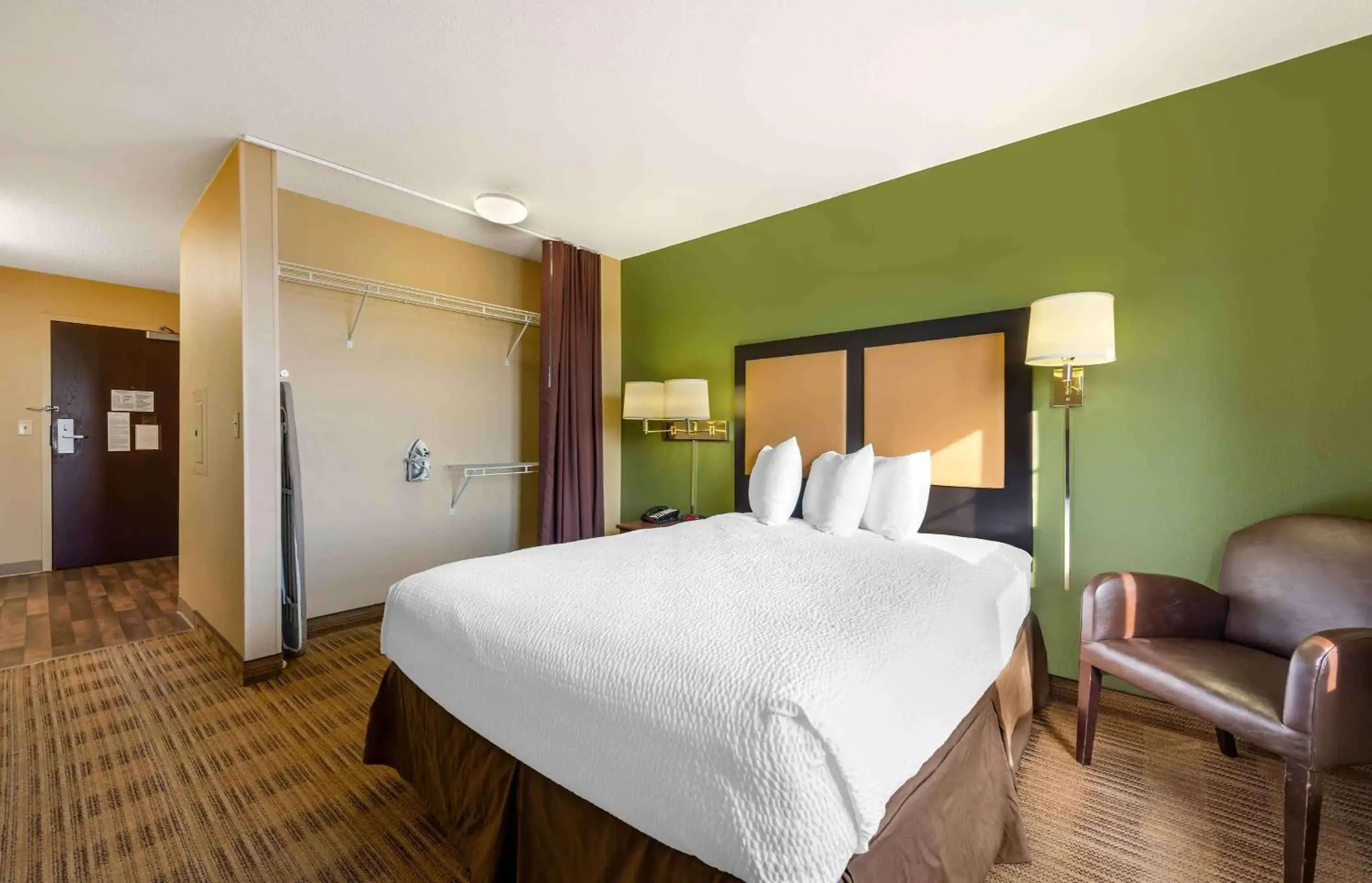 Bed in MainStay Suites Rochester South Mayo Clinic Bed in MainStay Suites Rochester South Mayo Clinic