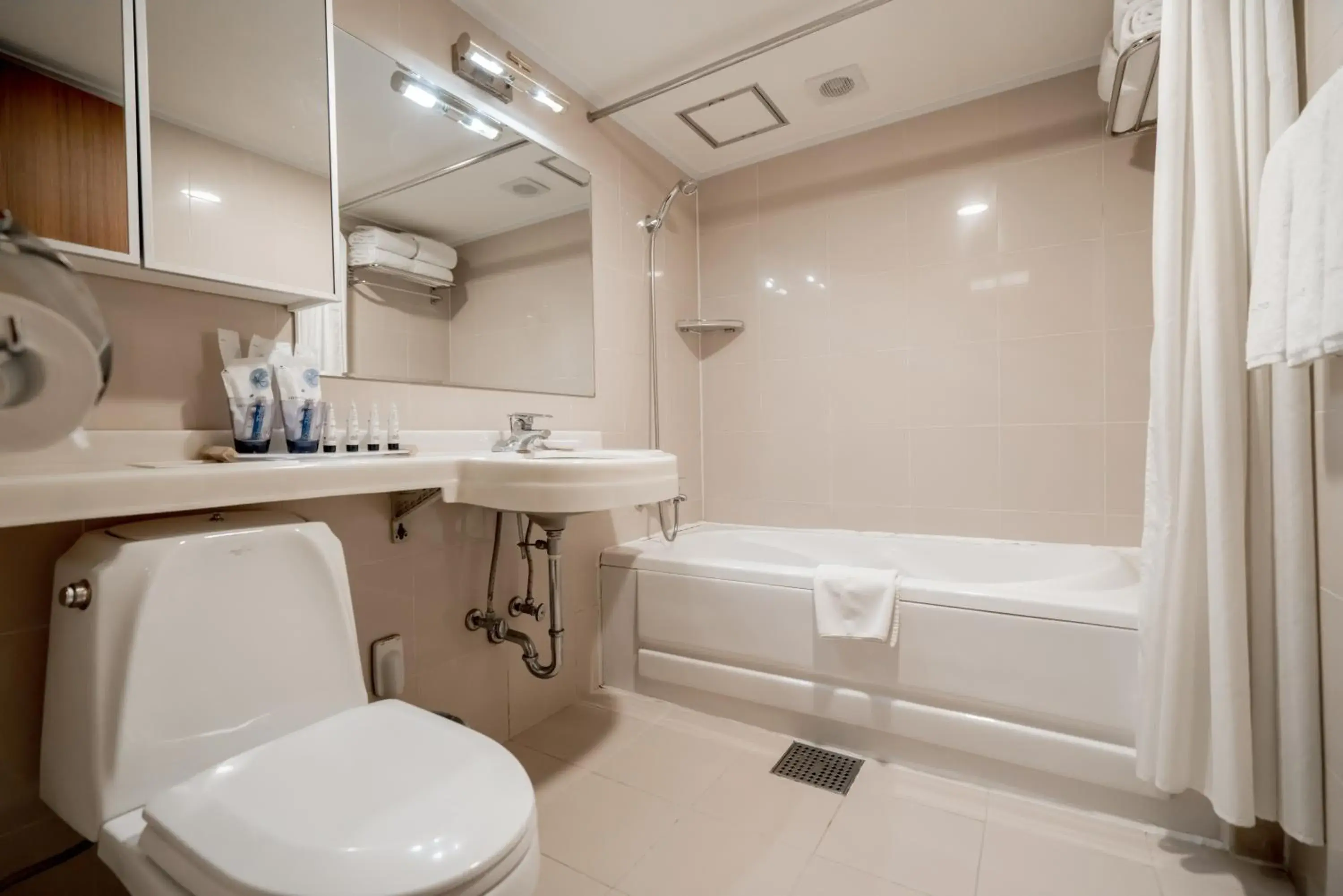 Bathroom in Oriens Hotel & Residences Myeongdong