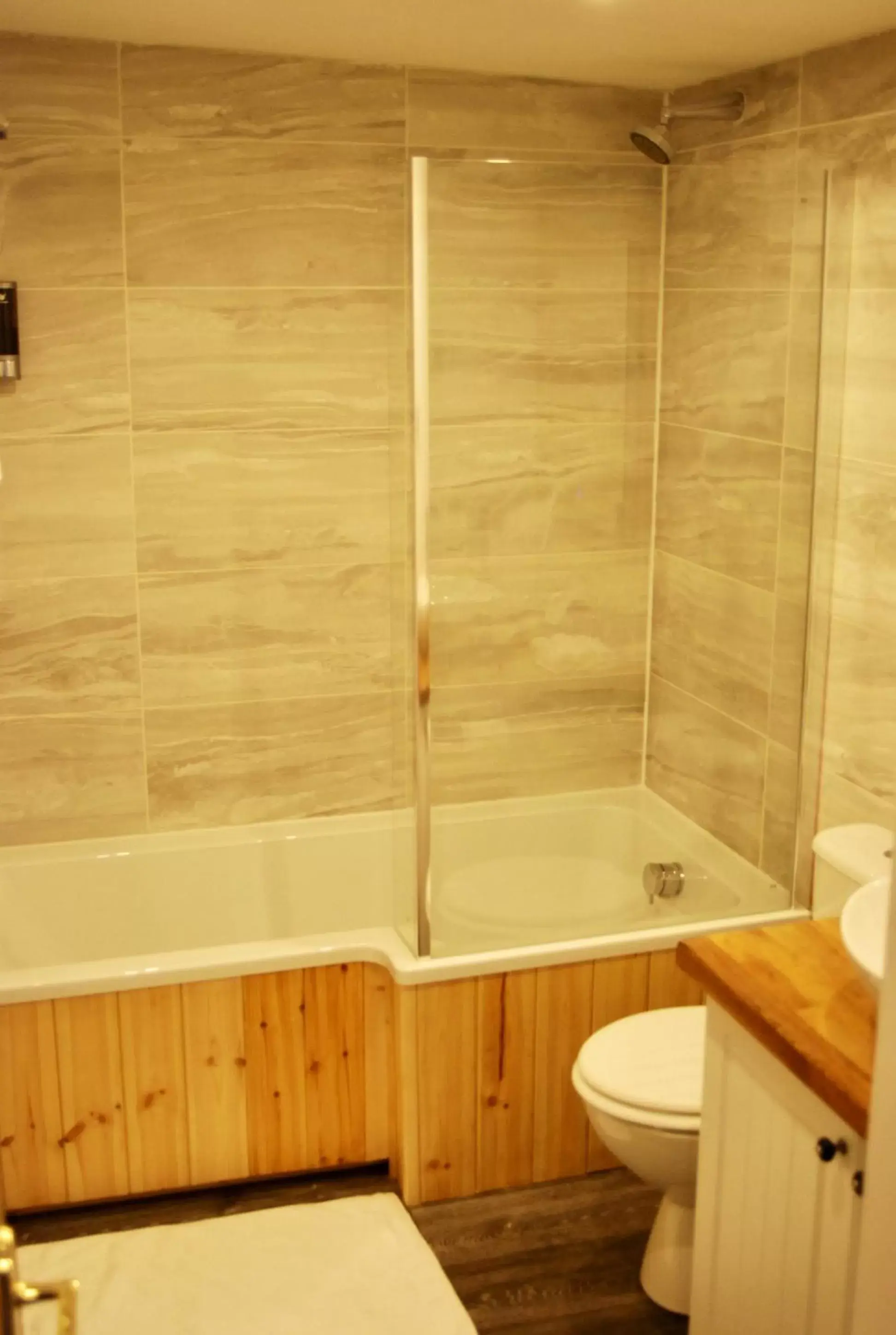 Shower, Bathroom in TheWaterfrontLodges