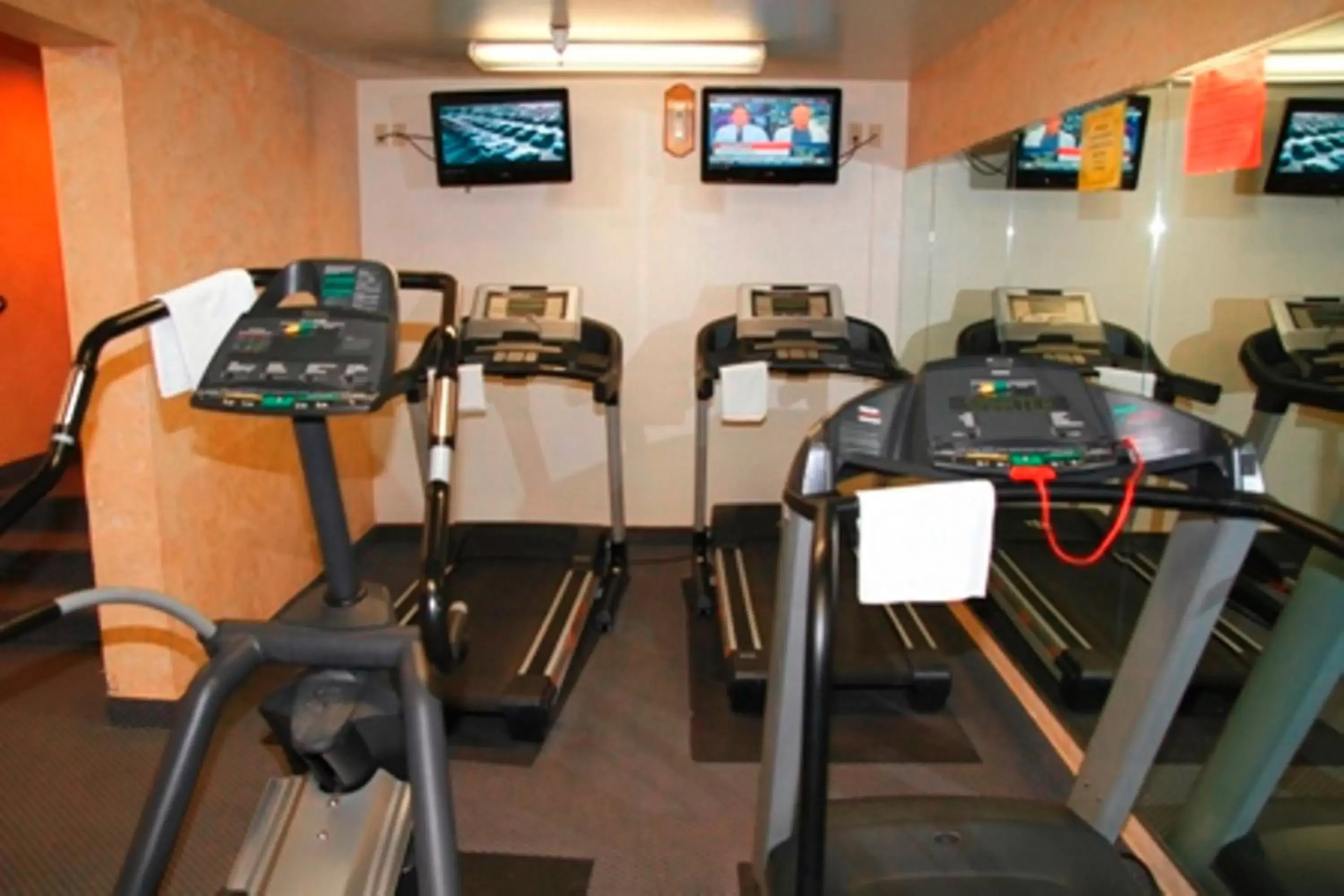 Fitness centre/facilities, Fitness Center/Facilities in Ramada by Wyndham Viscount Suites Tucson East