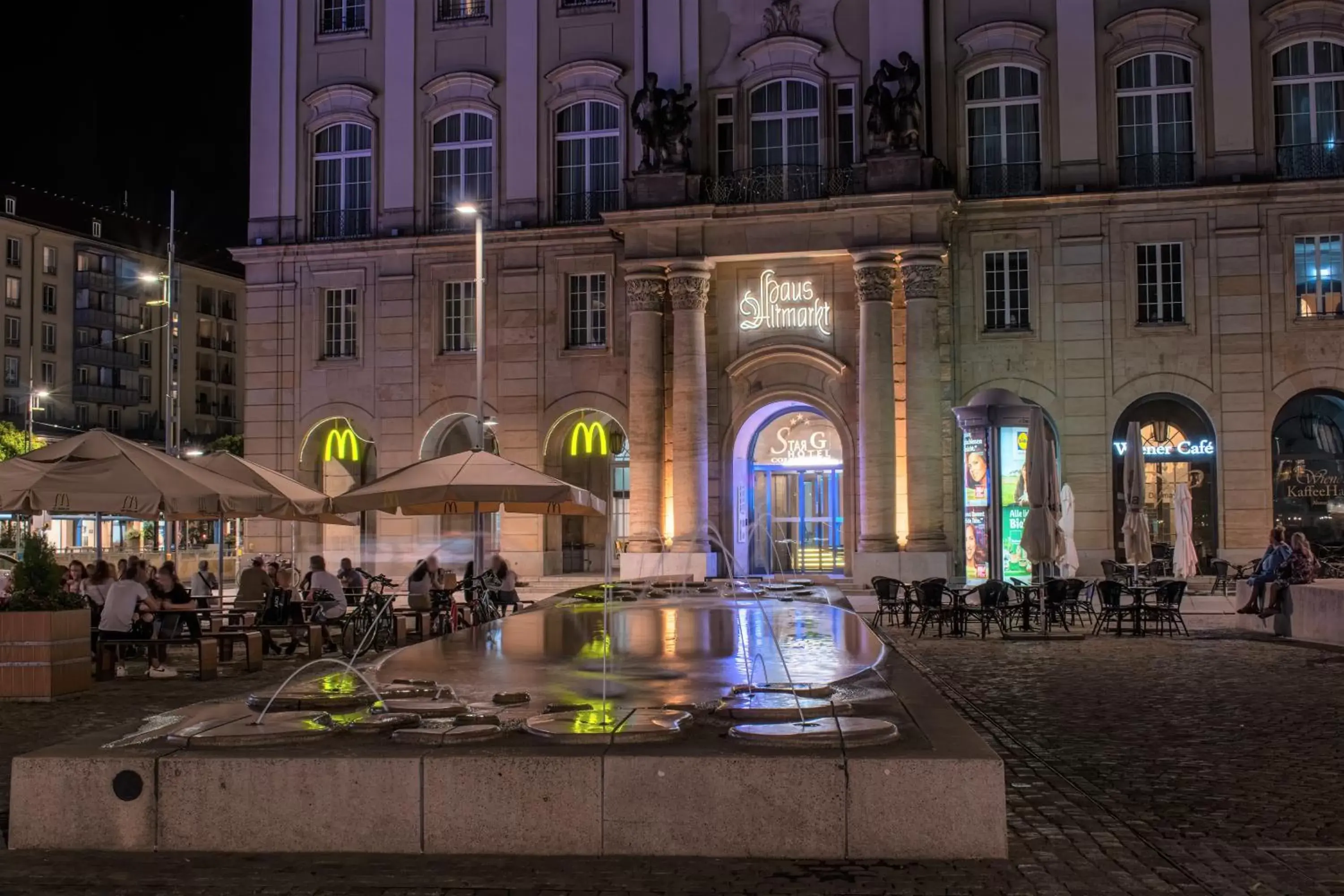 Facade/entrance, Property Building in Star G Hotel Premium Dresden Altmarkt