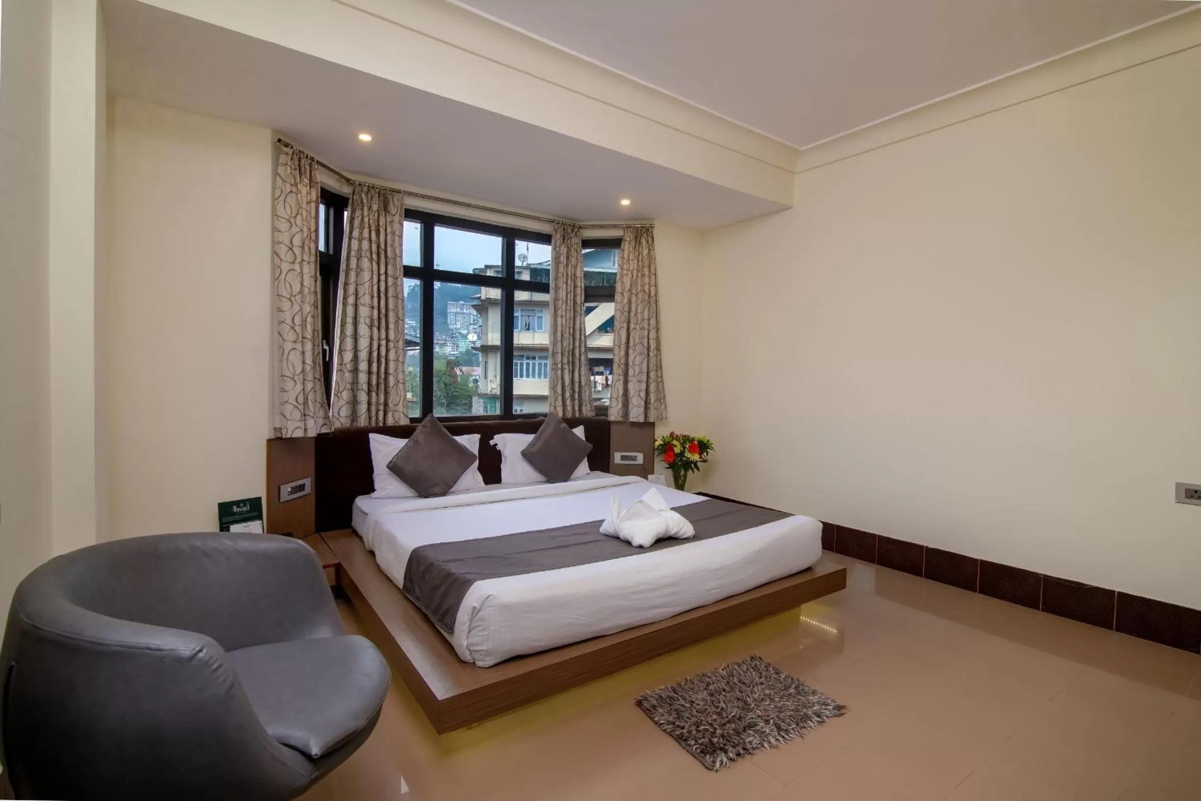 Bed in Muscatel Yavachi - 400 Mts from MG Marg