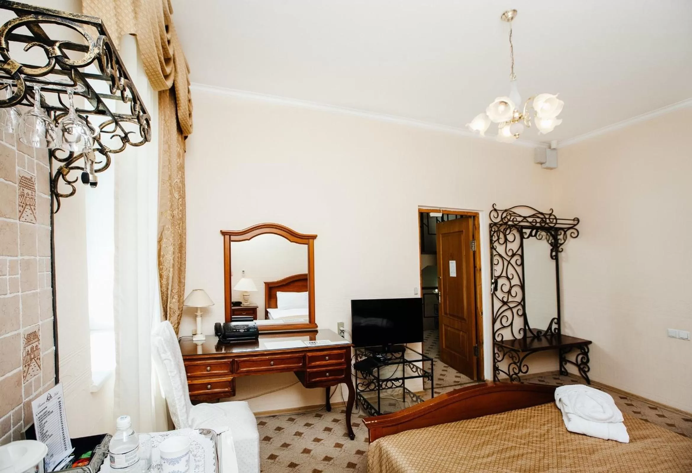 Photo of the whole room, Bed in Business Hotel