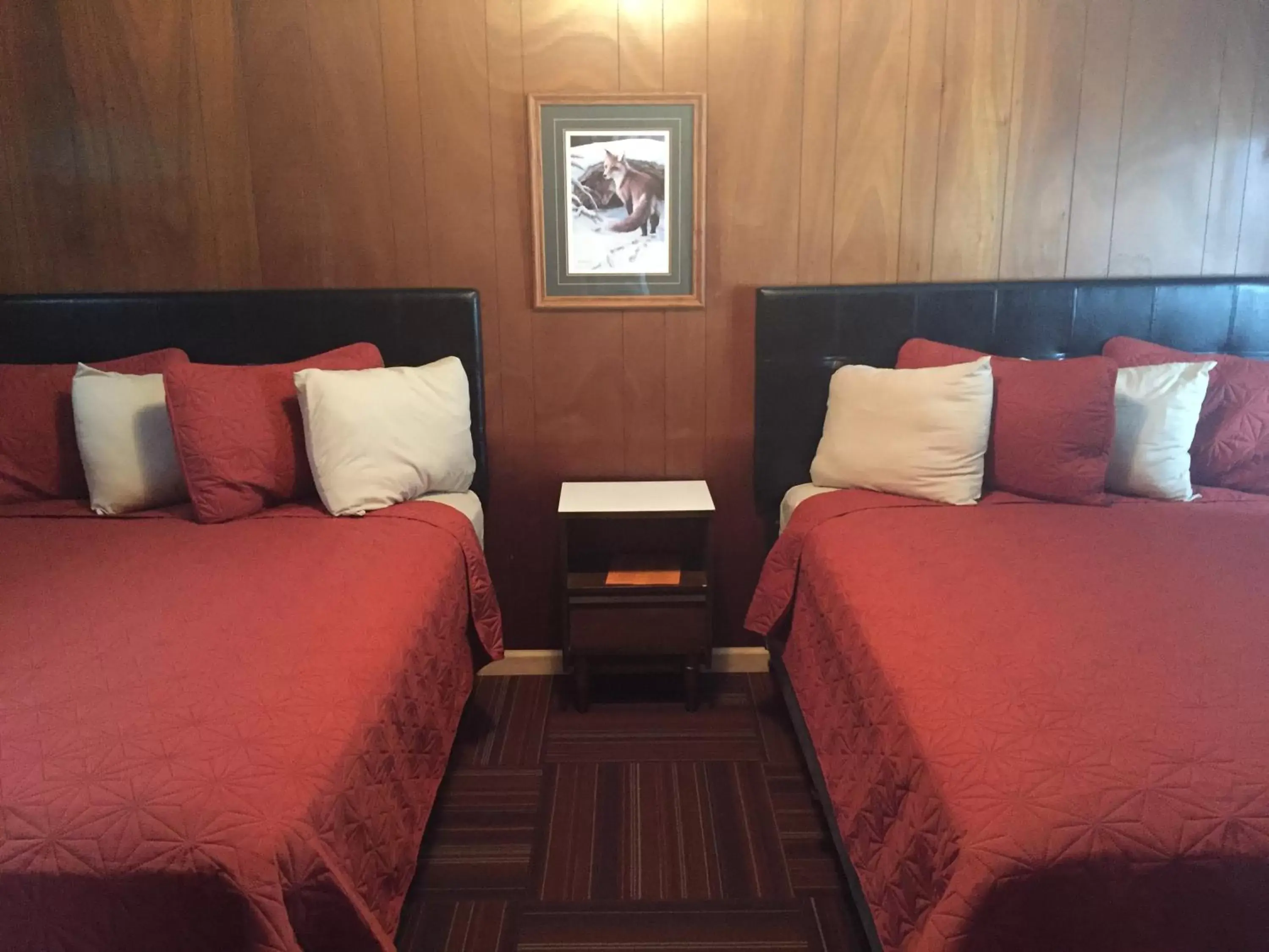 Bedroom, Bed in adoba® hotel Naubinway
