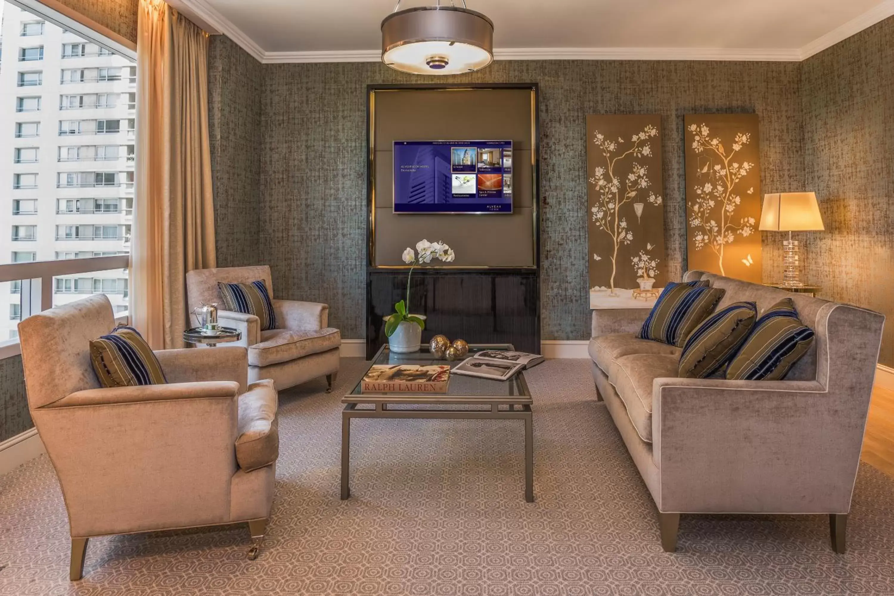 Living room, Seating Area in Alvear Icon Hotel