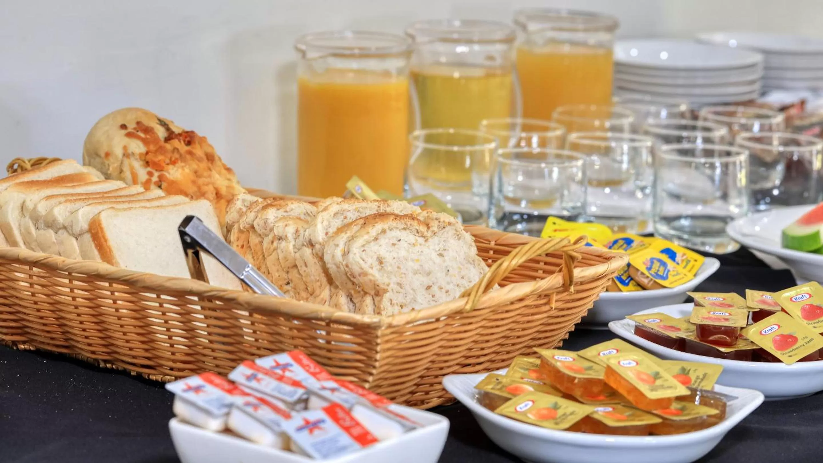 Breakfast in Chinchilla Great Western Motor Inn