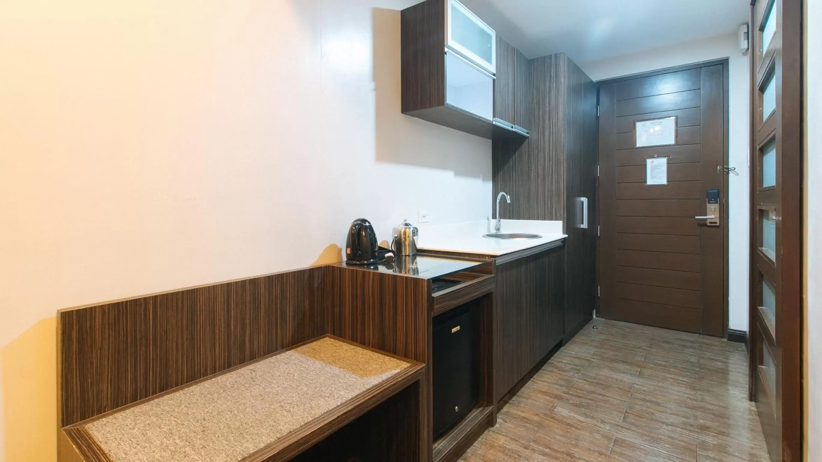 Kitchen or kitchenette, Kitchen/Kitchenette in RedDoorz Premium @ West Avenue Quezon City