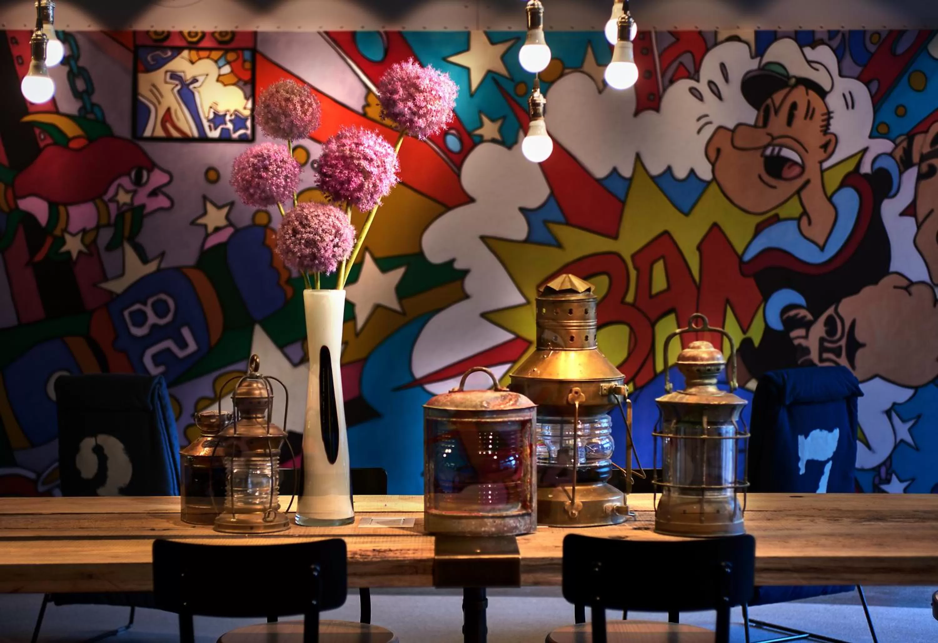 Communal lounge/ TV room in Hotel Zephyr San Francisco